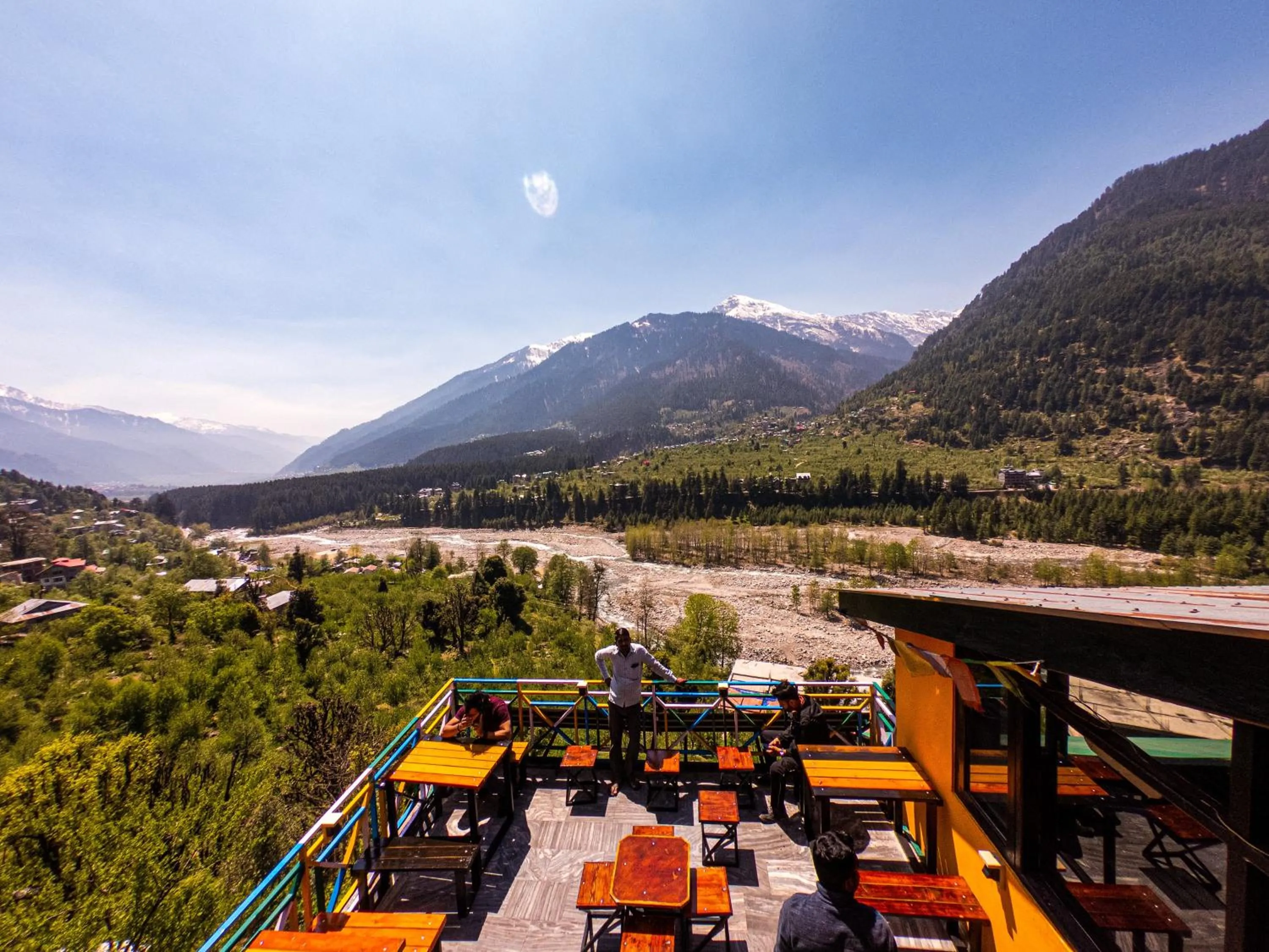 Property building in La Vaca India Manali