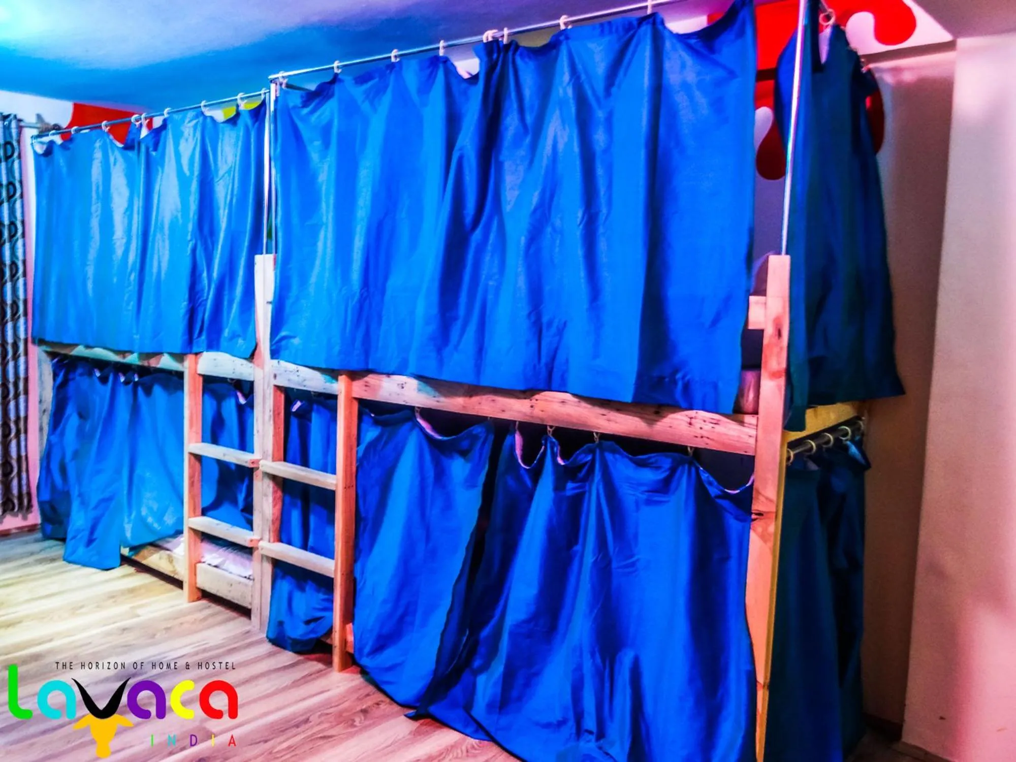 bunk bed, Bed in La Vaca India Manali