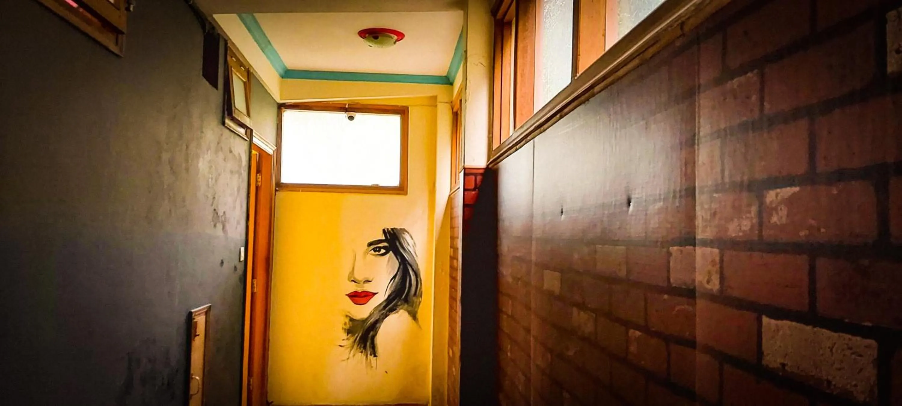 Property building in La Vaca India Manali