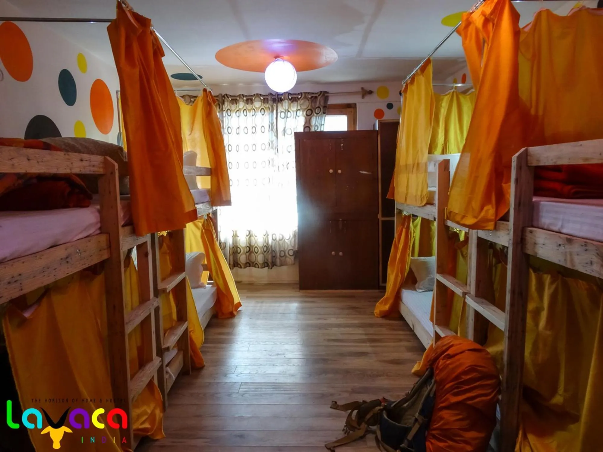 bunk bed, Bed in La Vaca India Manali