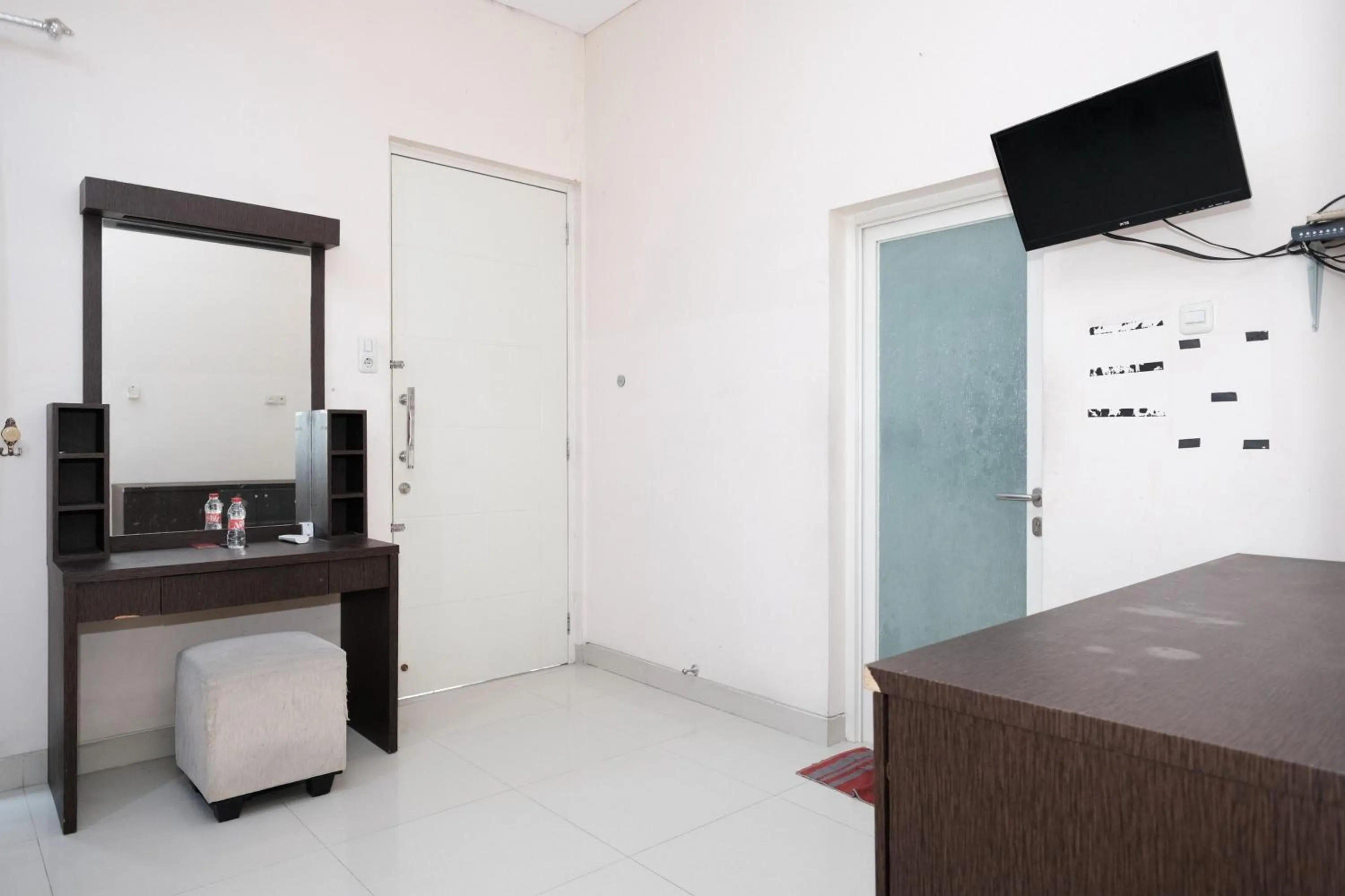 Bedroom in RedDoorz near UNESA Citraland Surabaya