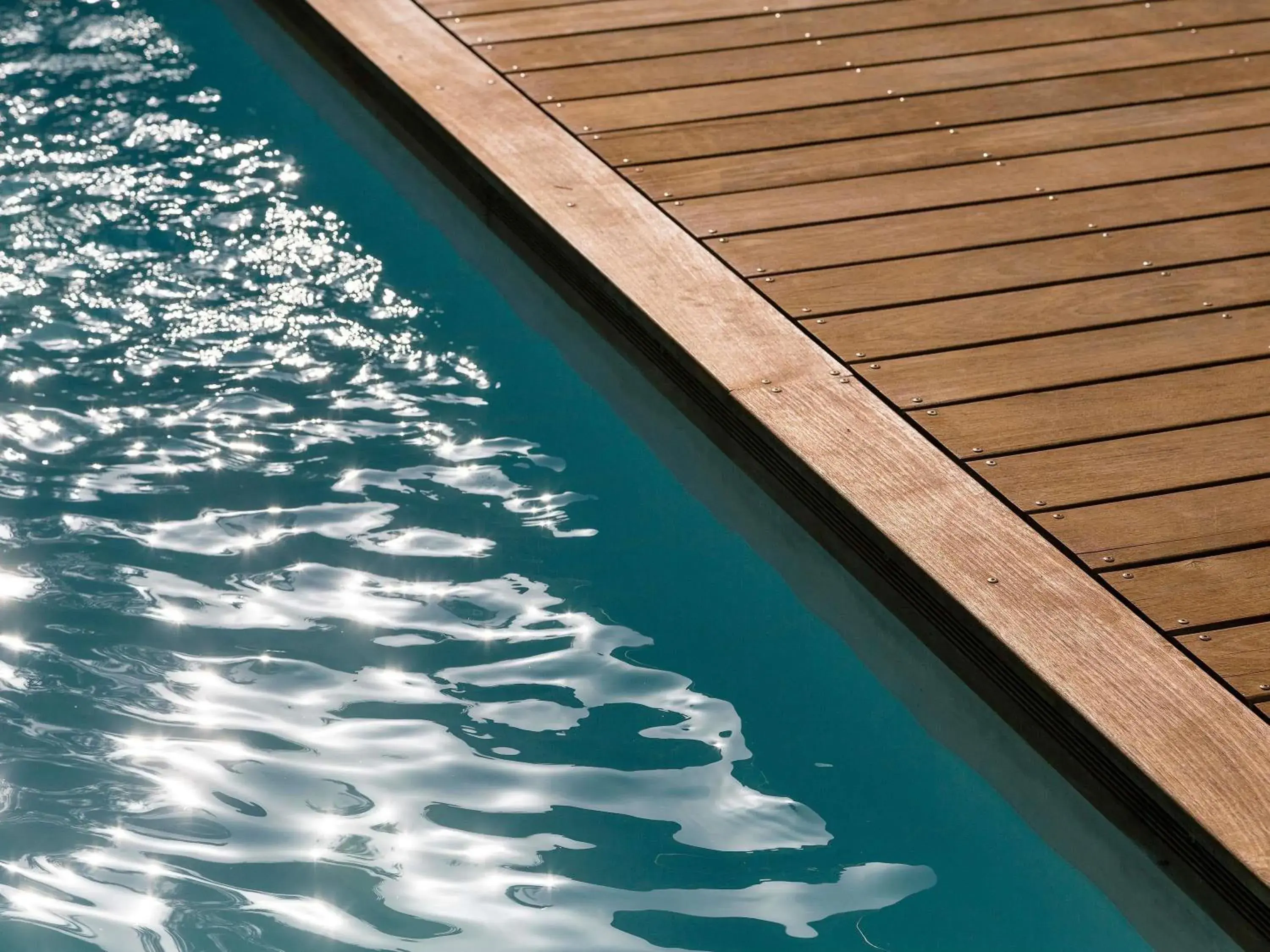 Pool view in Mercure Aix-en-Provence La Duranne Gare TGV Pool view in Mercure Aix-en-Provence La Duranne Gare TGV