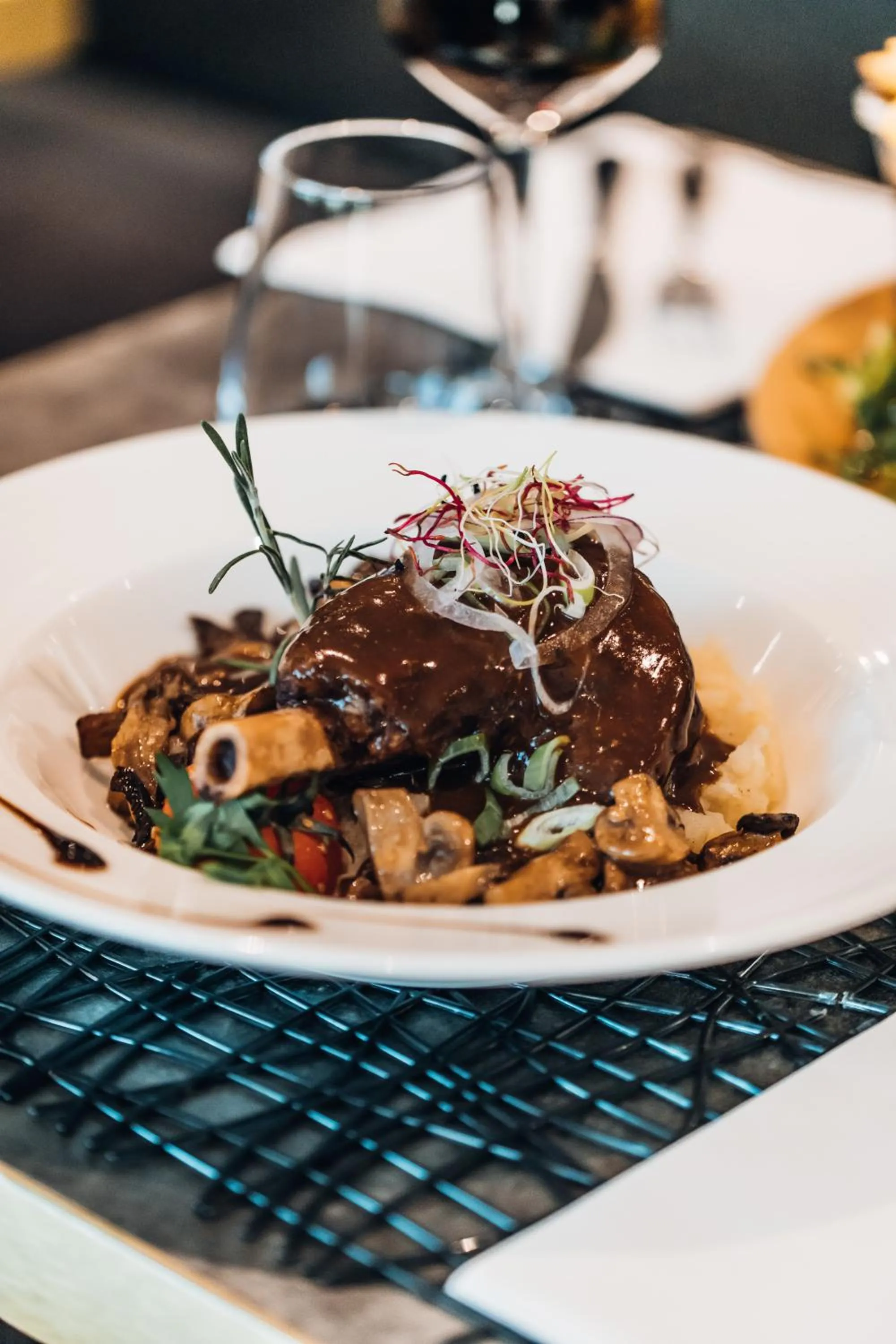 Restaurant/places to eat in Mercure Aix-en-Provence La Duranne Gare TGV