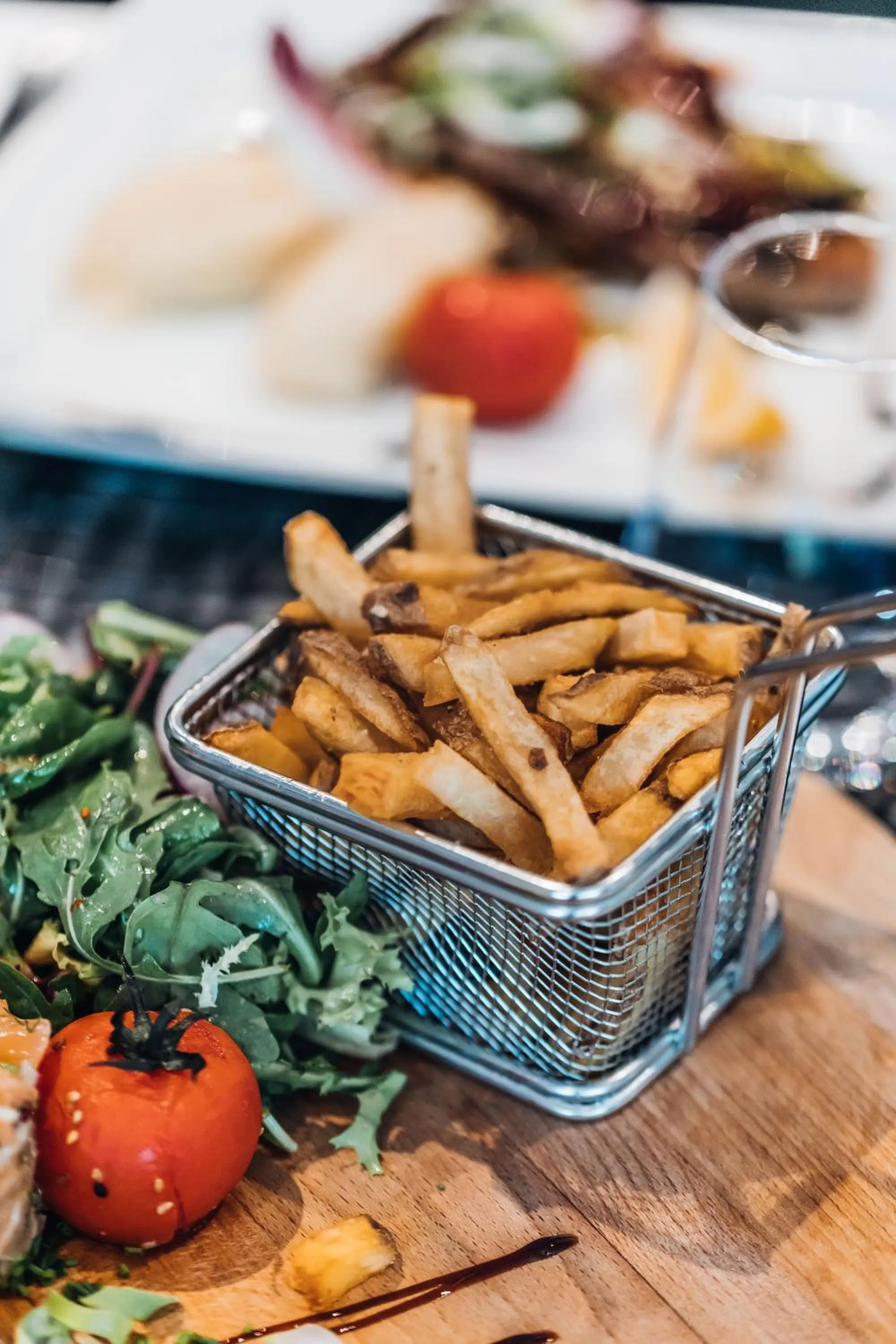 Restaurant/places to eat in Mercure Aix-en-Provence La Duranne Gare TGV