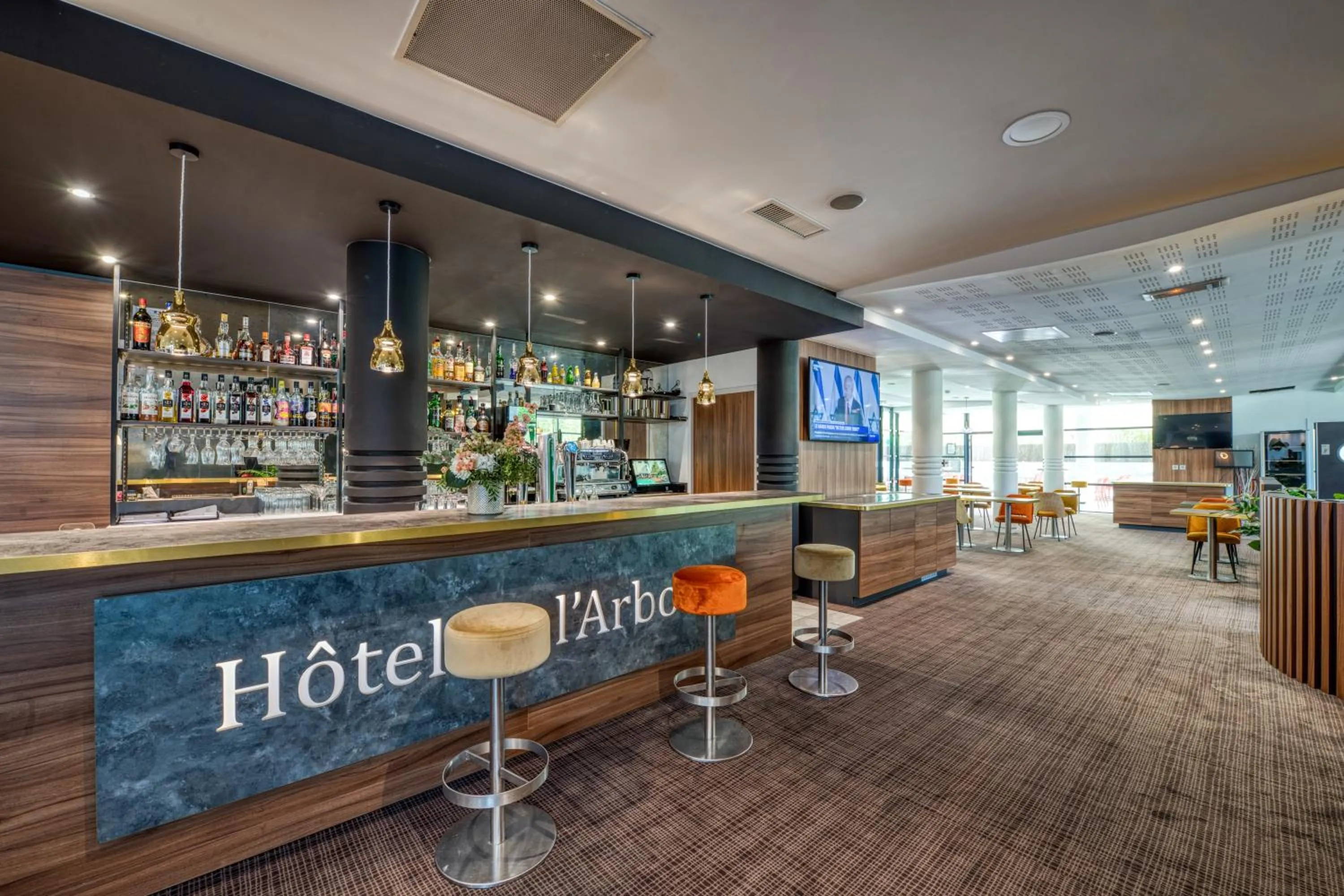 Lounge or bar in Mercure Aix-en-Provence La Duranne Gare TGV