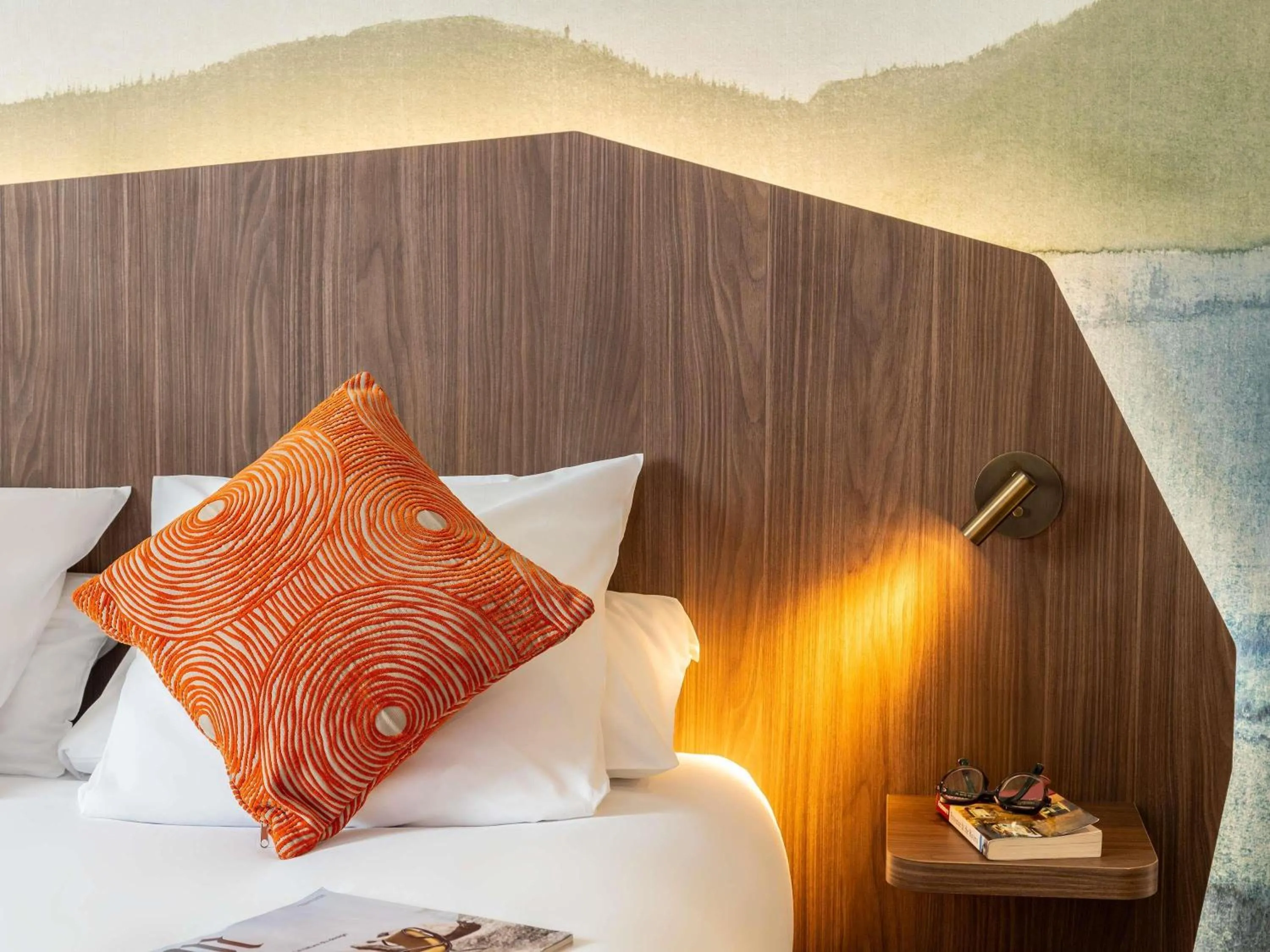 Bedroom, Bed in Mercure Aix-en-Provence La Duranne Gare TGV