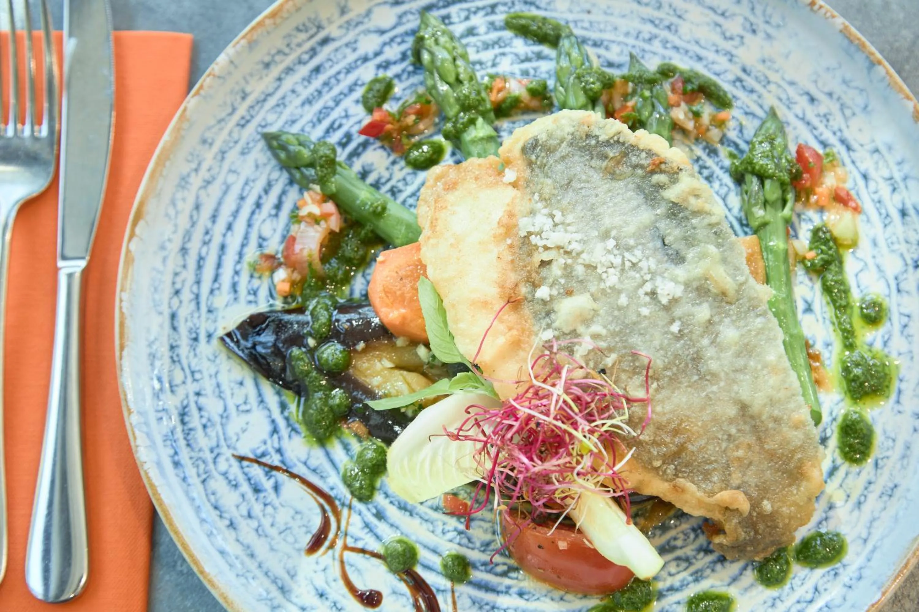 Restaurant/places to eat in Mercure Aix-en-Provence La Duranne Gare TGV