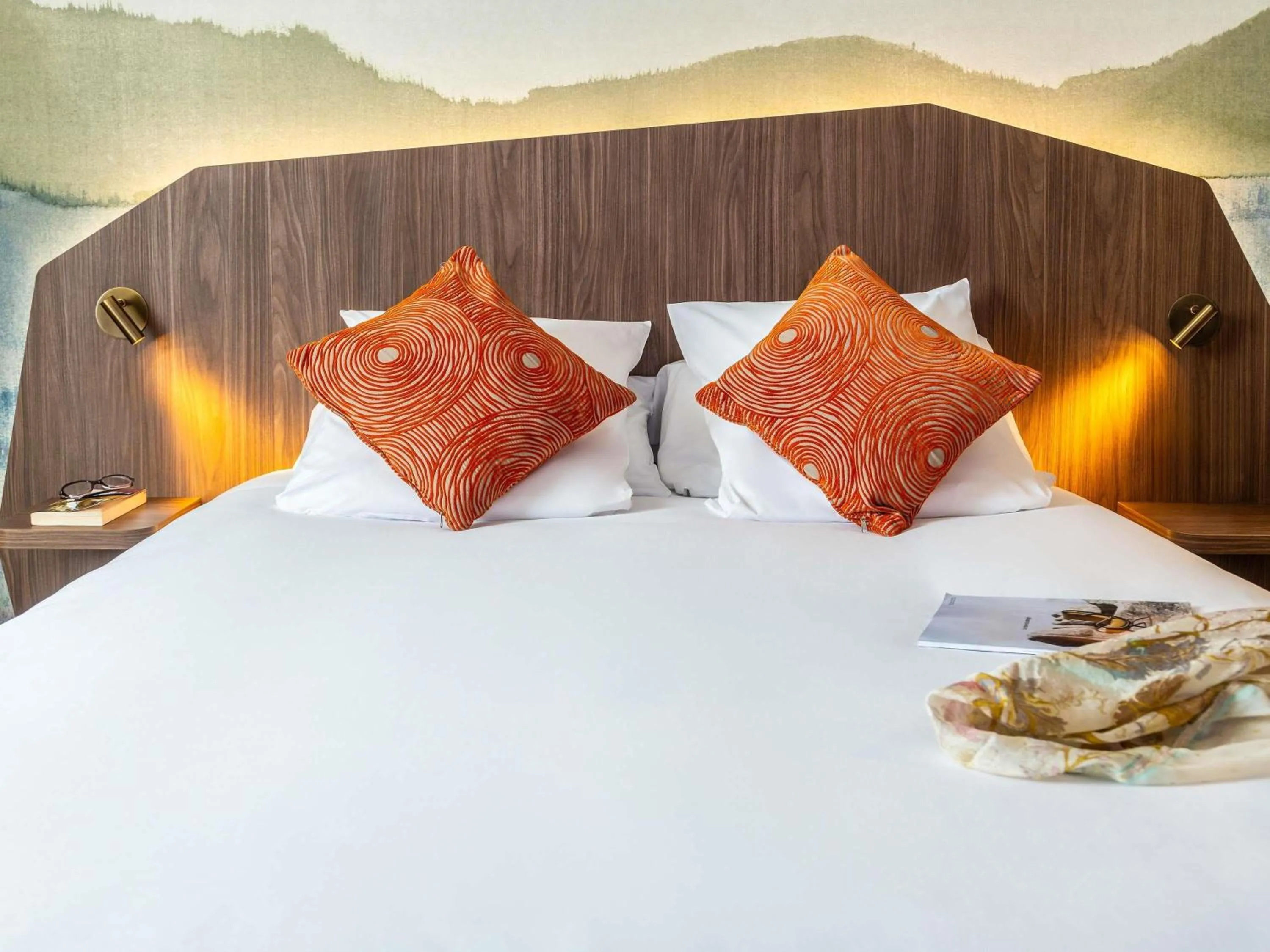 Bedroom, Bed in Mercure Aix-en-Provence La Duranne Gare TGV