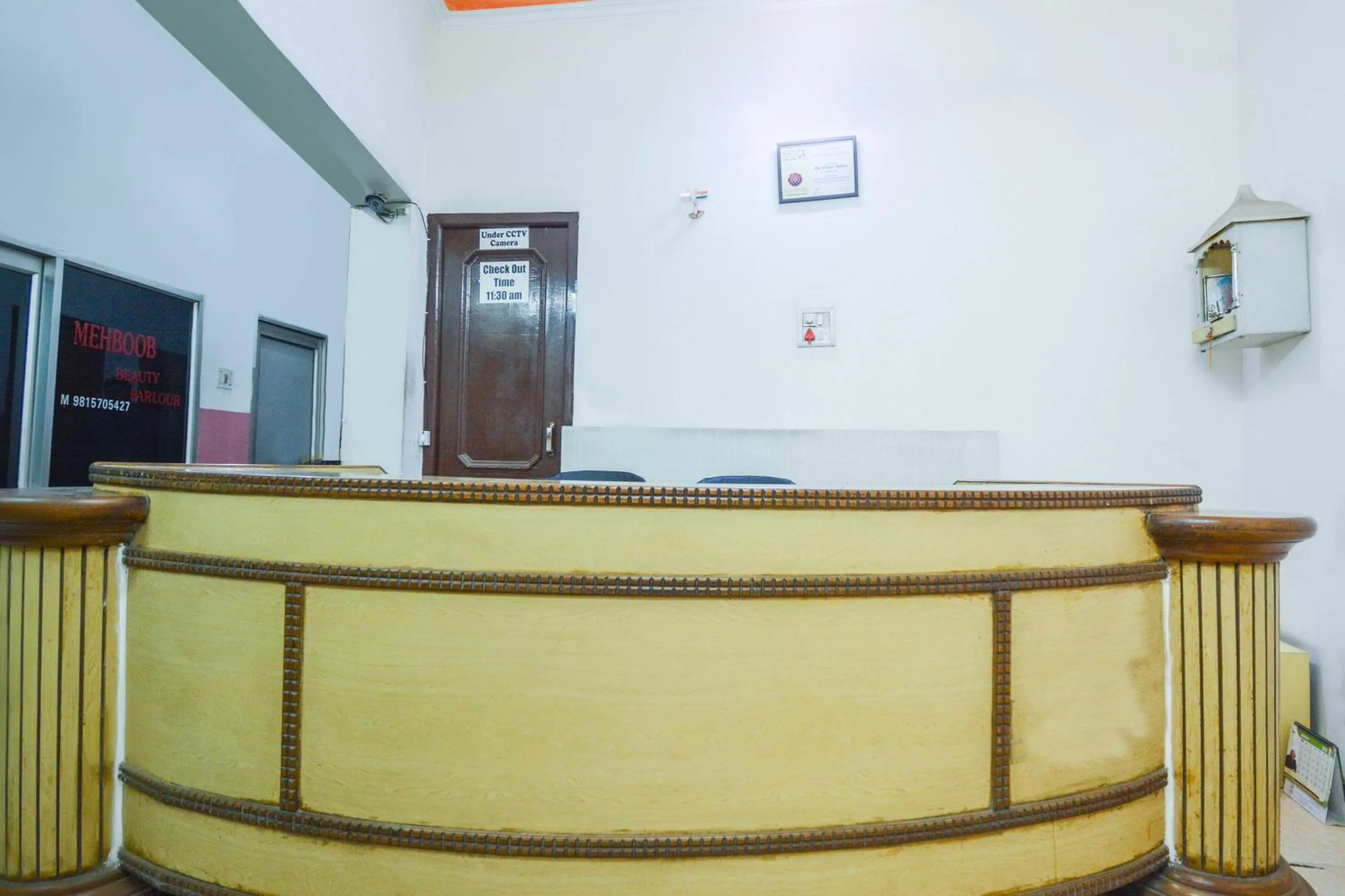 Lobby or reception in SPOT ON 36686 Hotel Om Shanti Palace