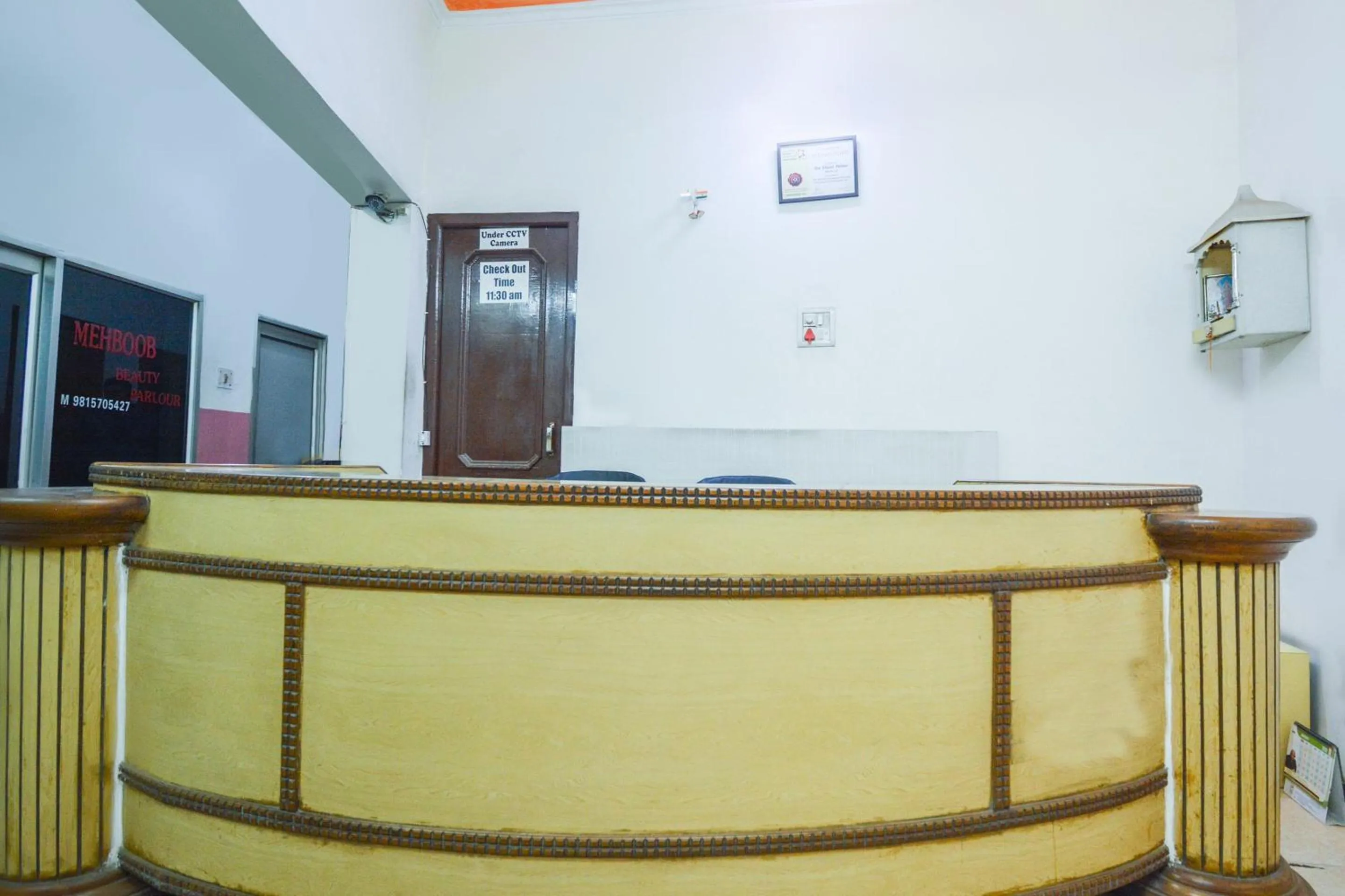 Lobby or reception in SPOT ON 36686 Hotel Om Shanti Palace