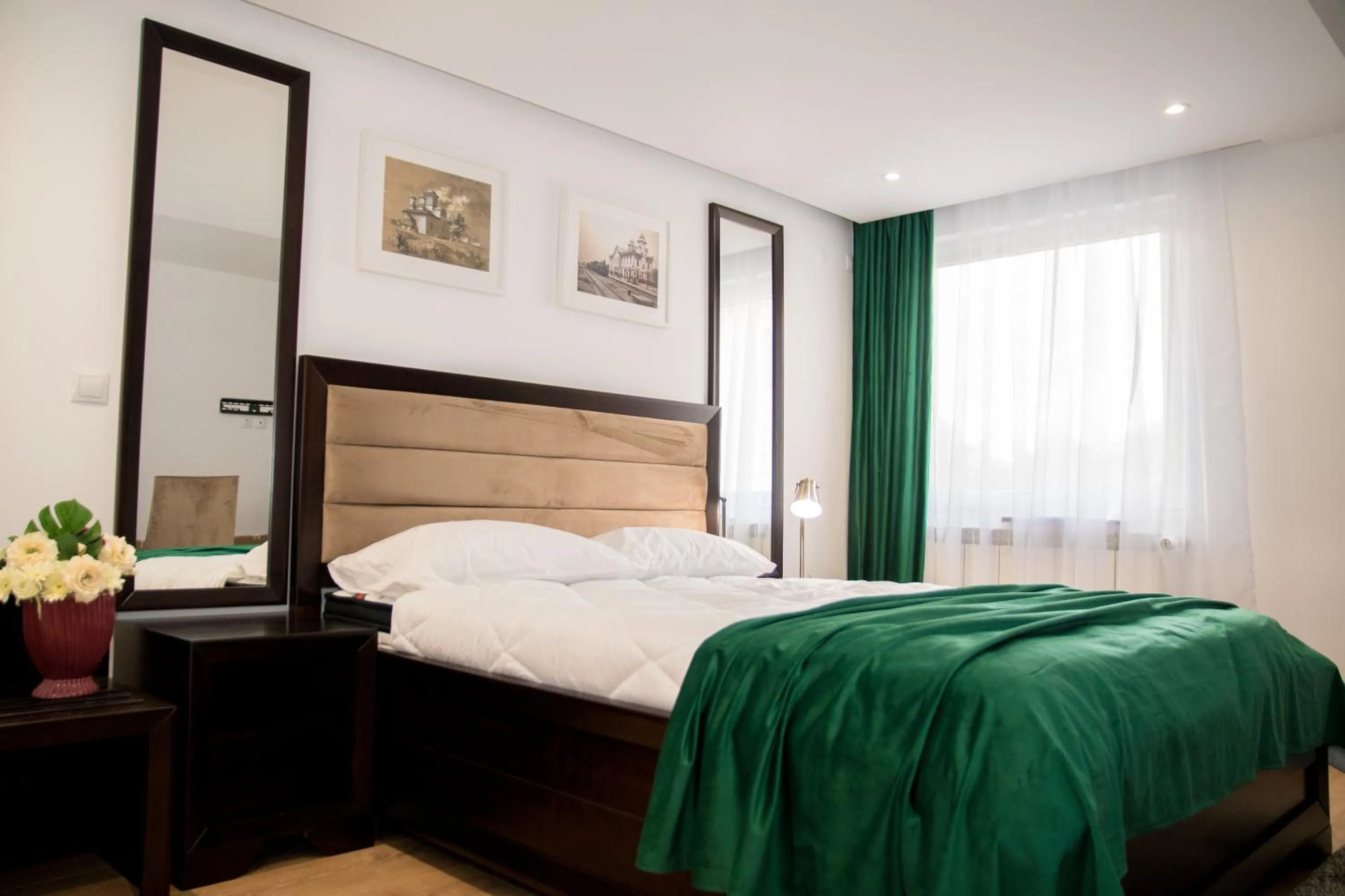 Photo of the whole room, Bed in Hotel THR Center