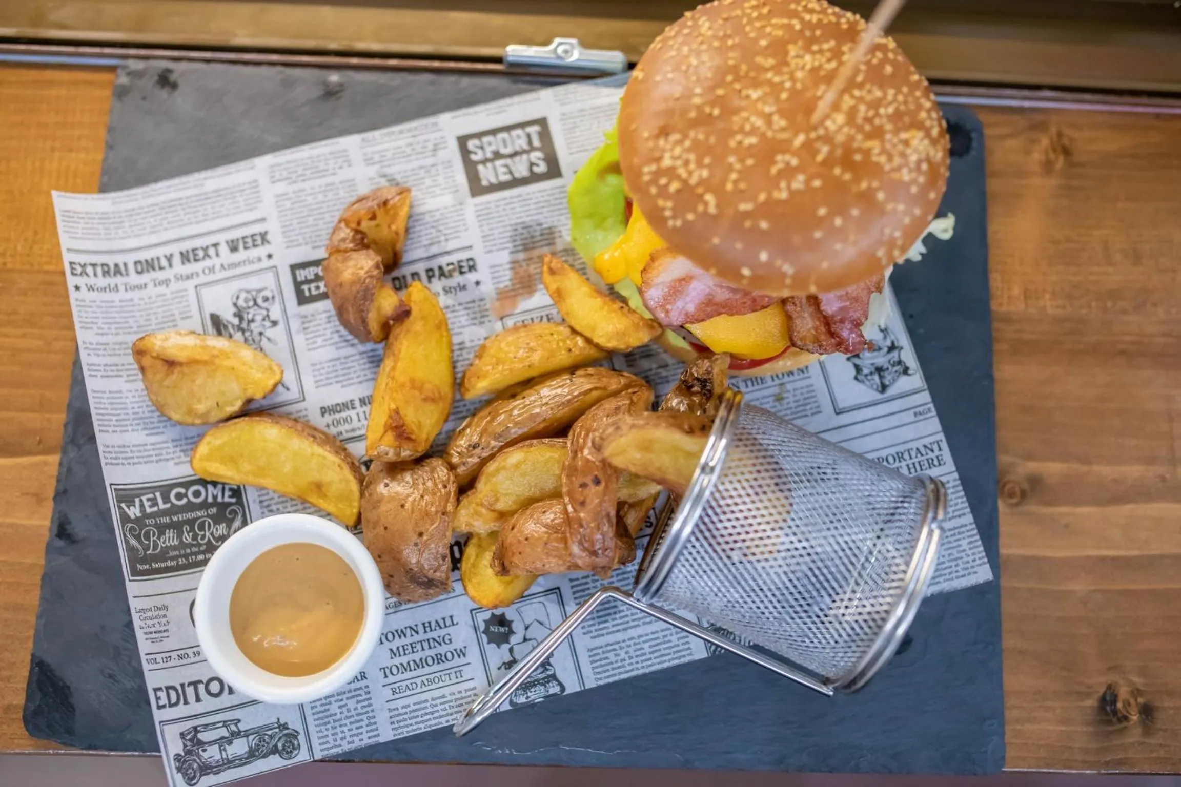 Food and drinks in Hotel THR Center