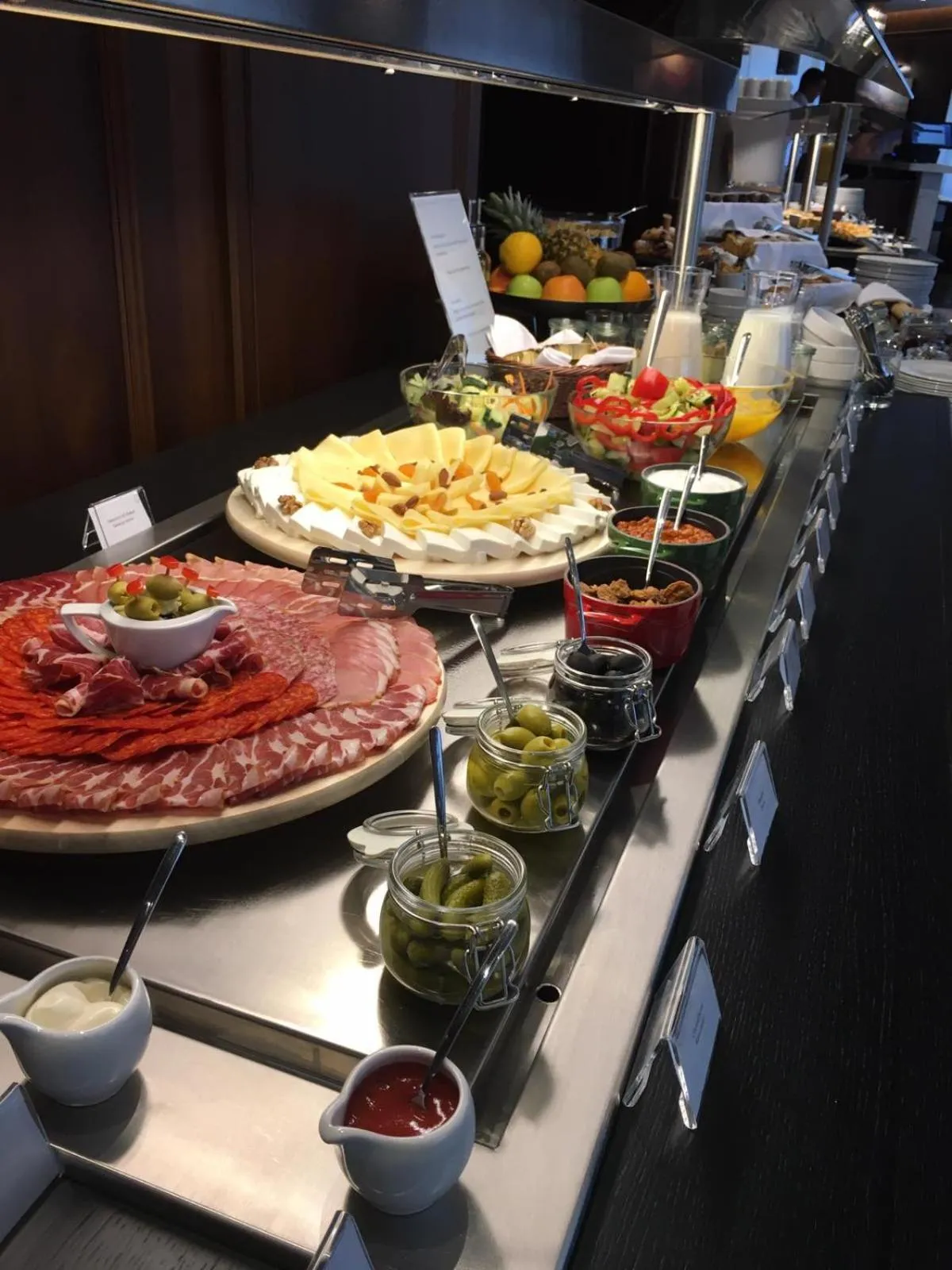 Buffet breakfast in Hotel Centar No.1