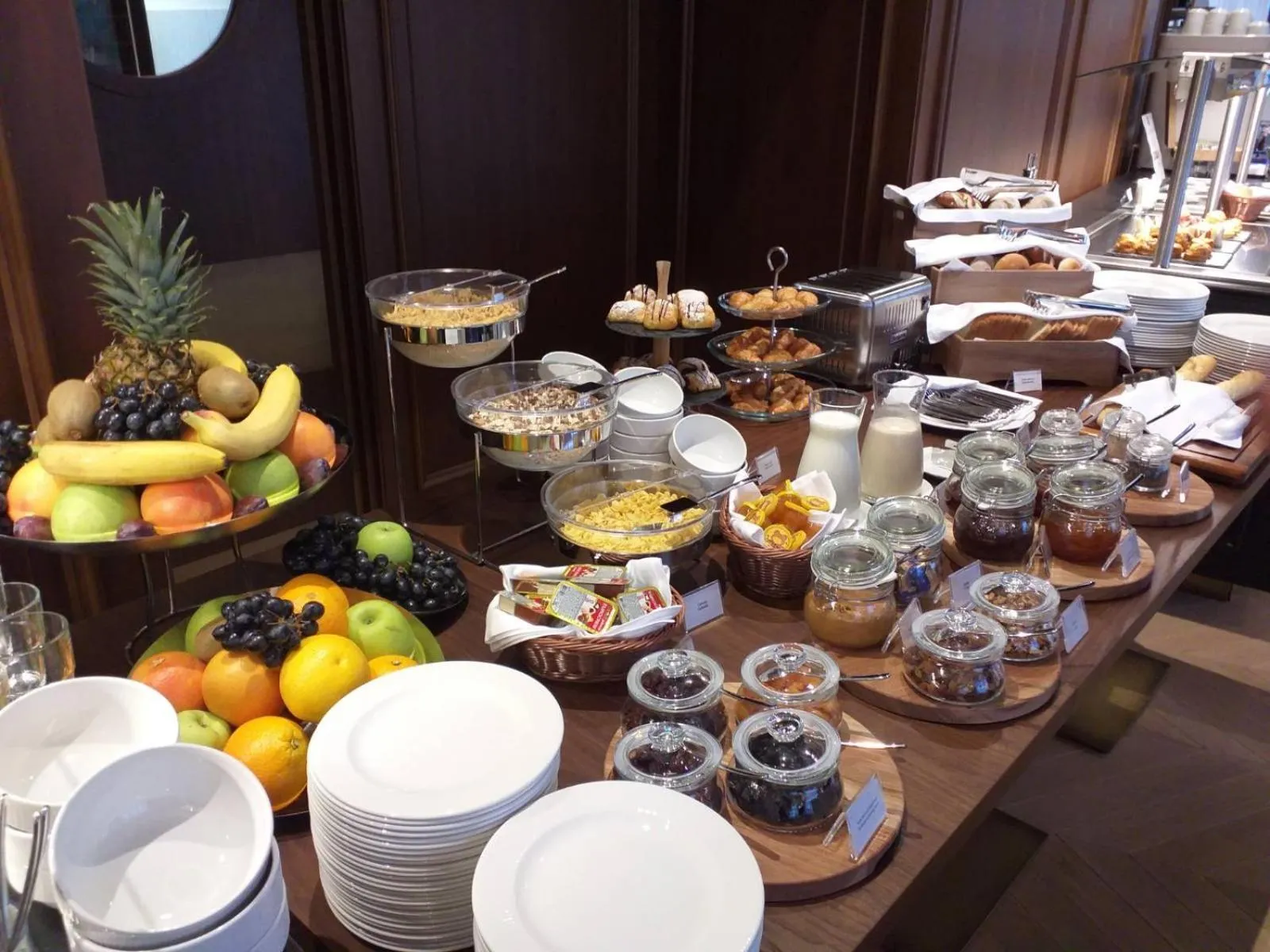 Buffet breakfast in Hotel Centar No.1