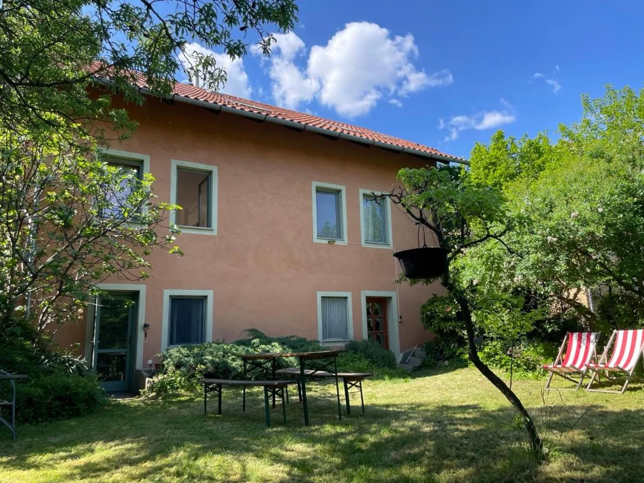 Budapest Garden Hostel - Age limit 39