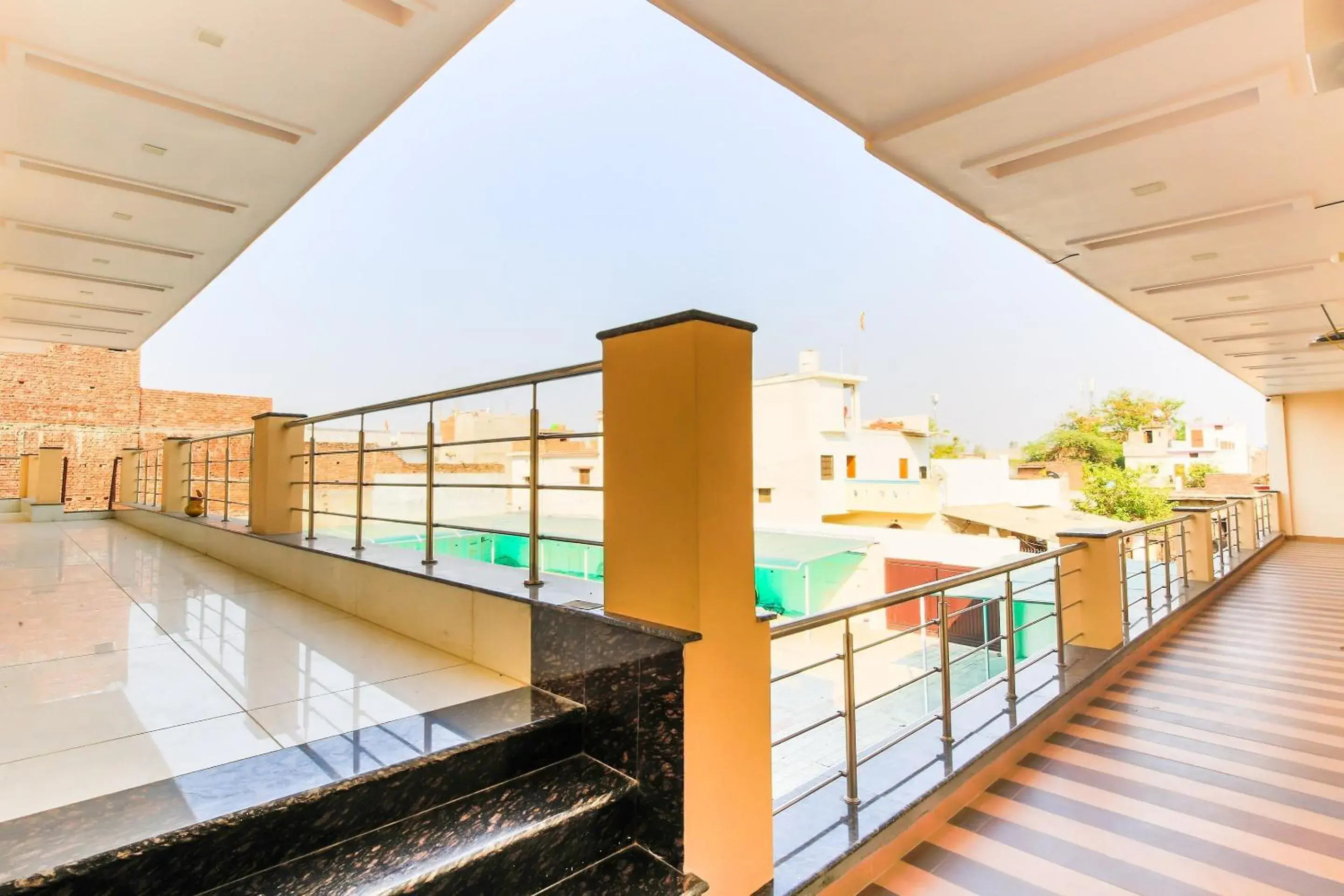 Lobby or reception in Super Hotel O Vaibhav laxmi Paradise Lobby or reception in Super Hotel O Vaibhav laxmi Paradise