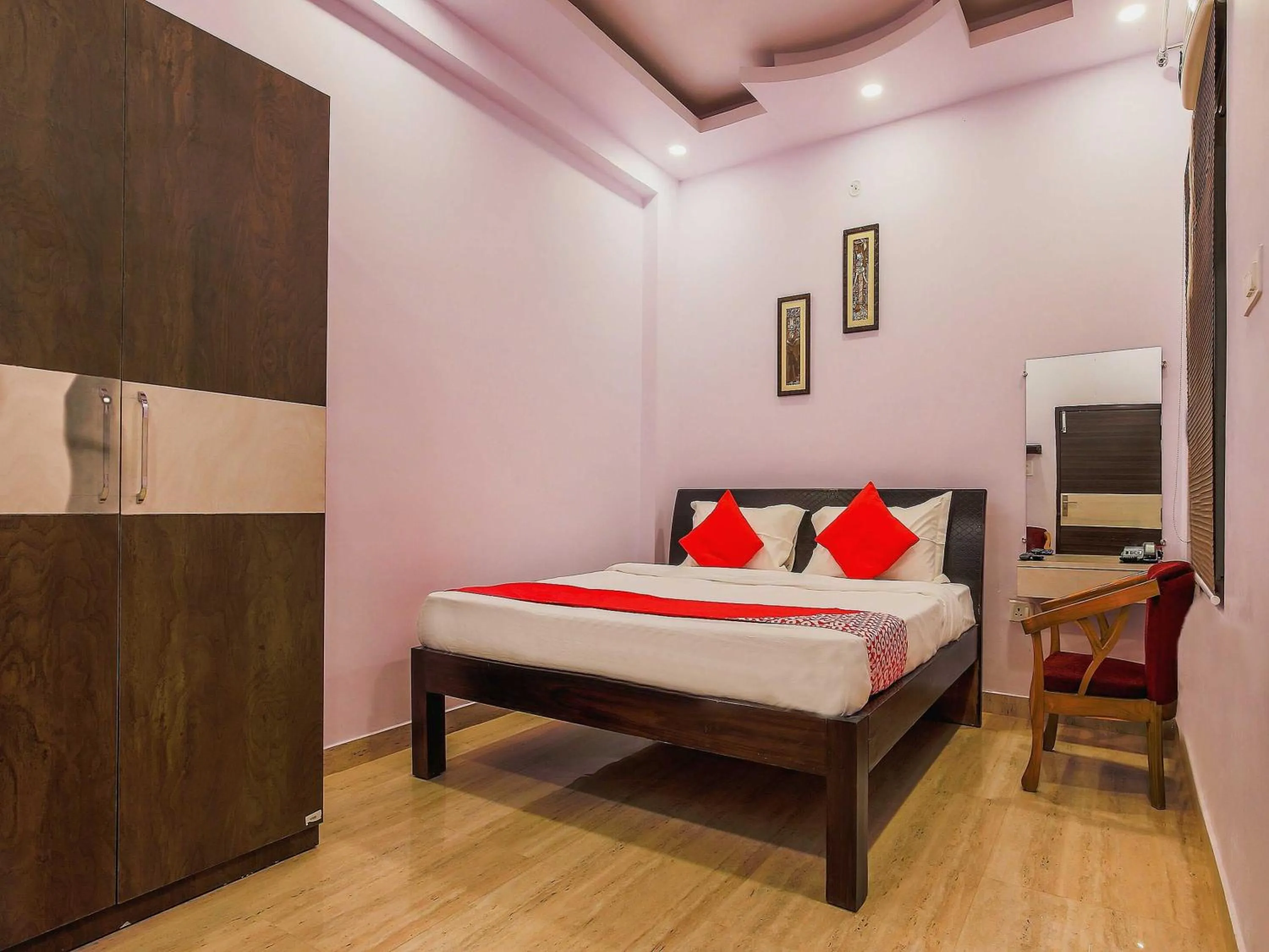 Bedroom, Bed in Hotel O Vaibhav laxmi Paradise