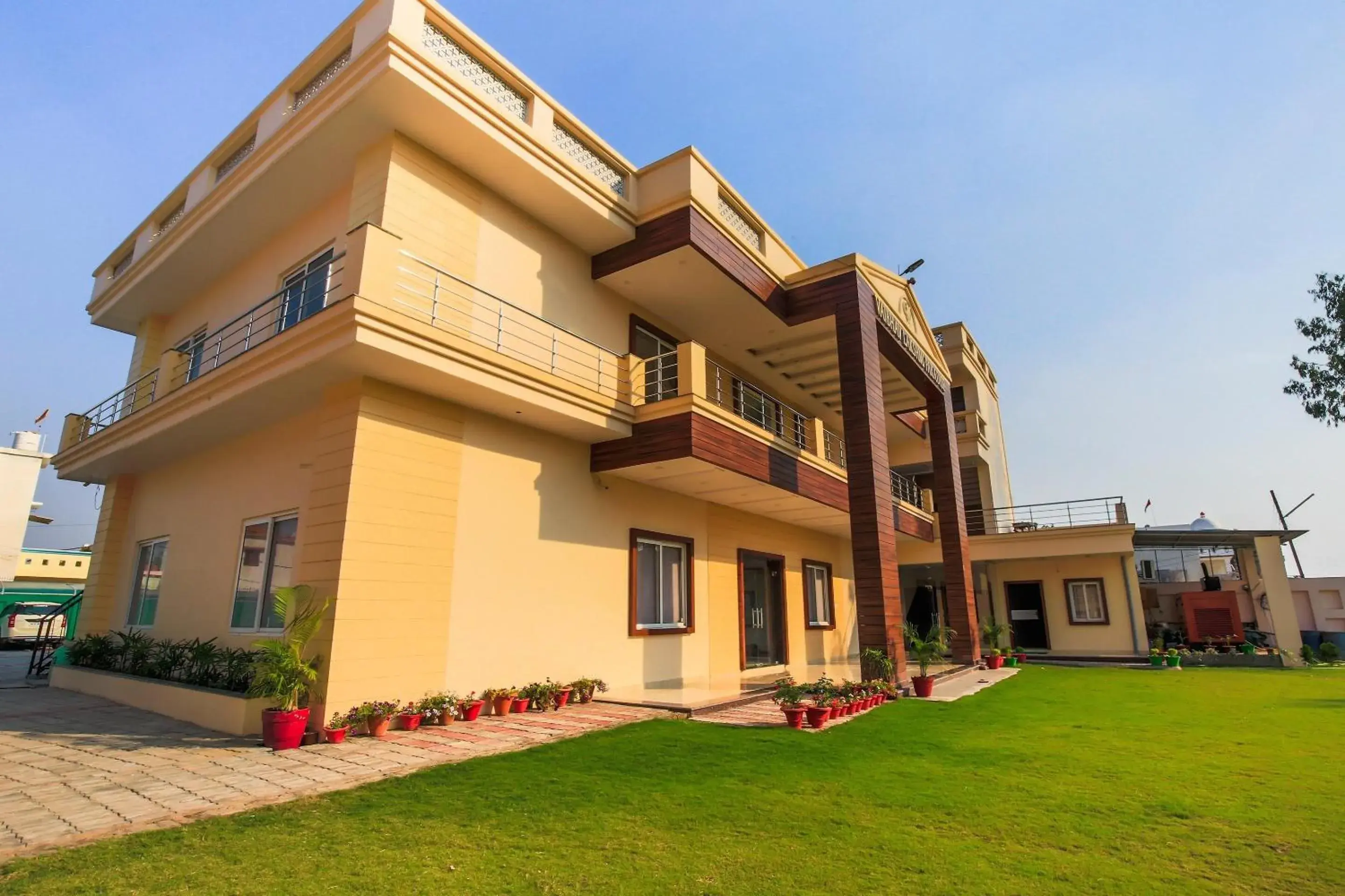 Facade/entrance in Super Hotel O Vaibhav laxmi Paradise Facade/entrance in Super Hotel O Vaibhav laxmi Paradise