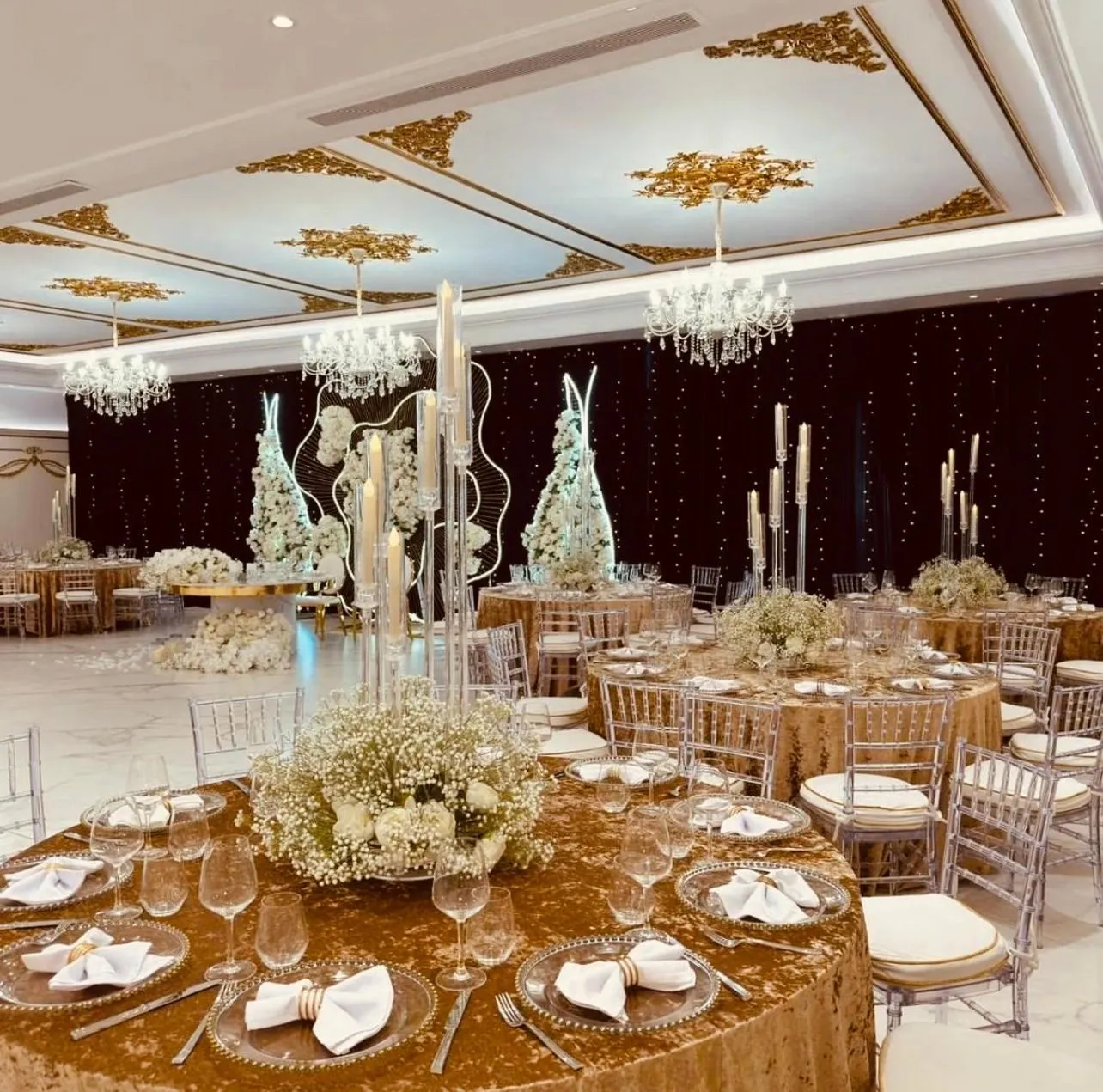 Restaurant/places to eat in Hotel Fieri