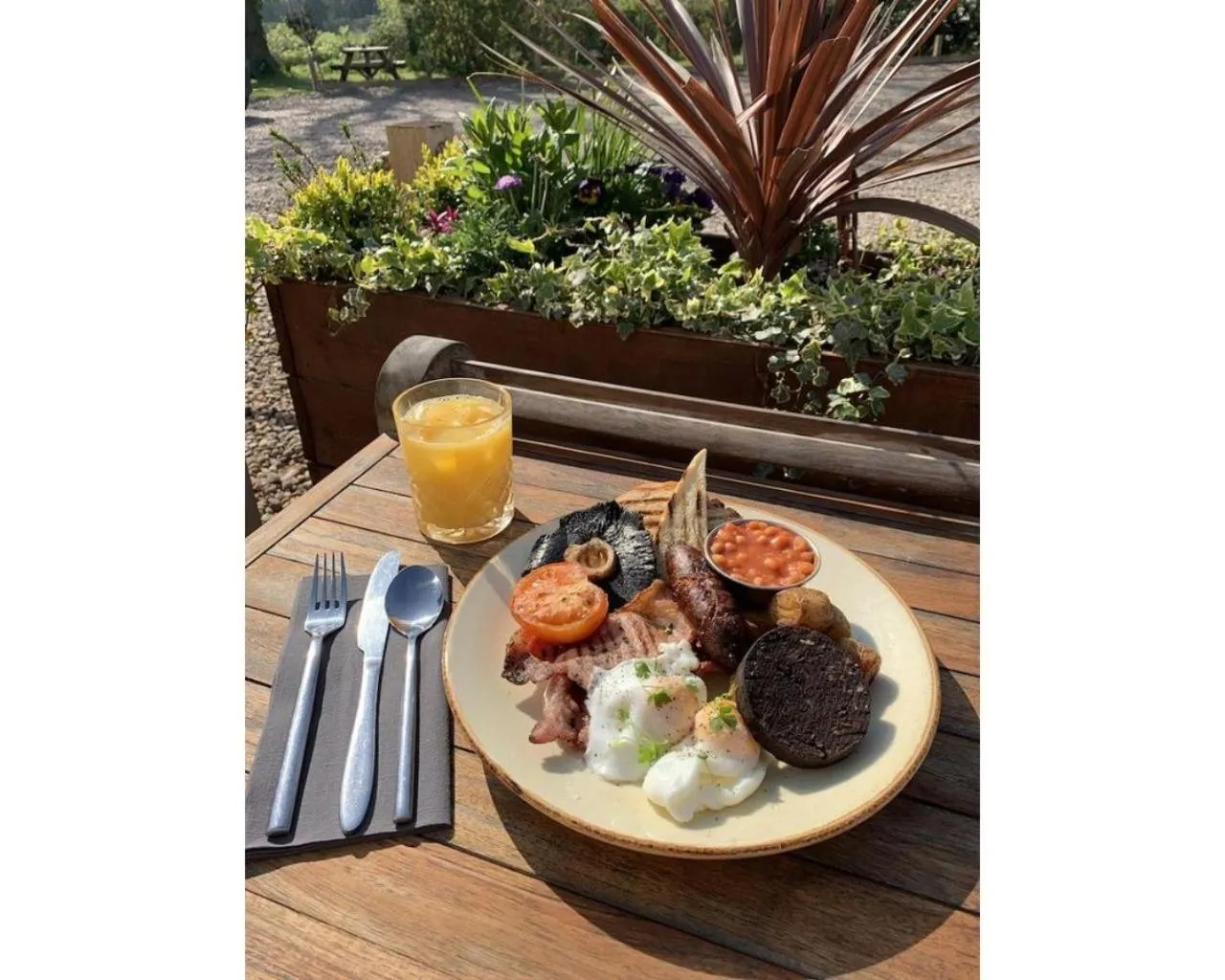 Breakfast in Wheatacre White Lion