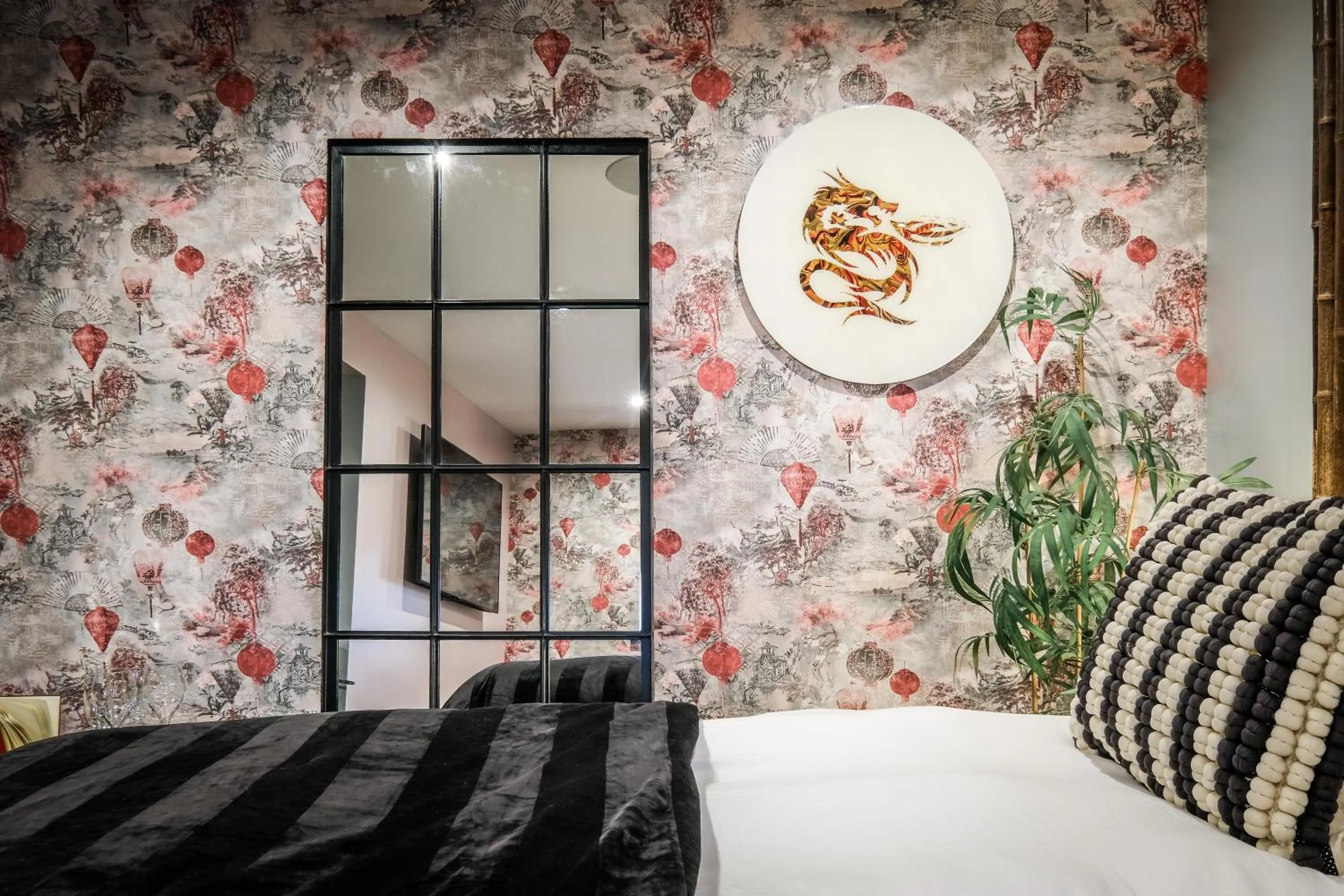 Bedroom, Bed in Absoluxe Suites