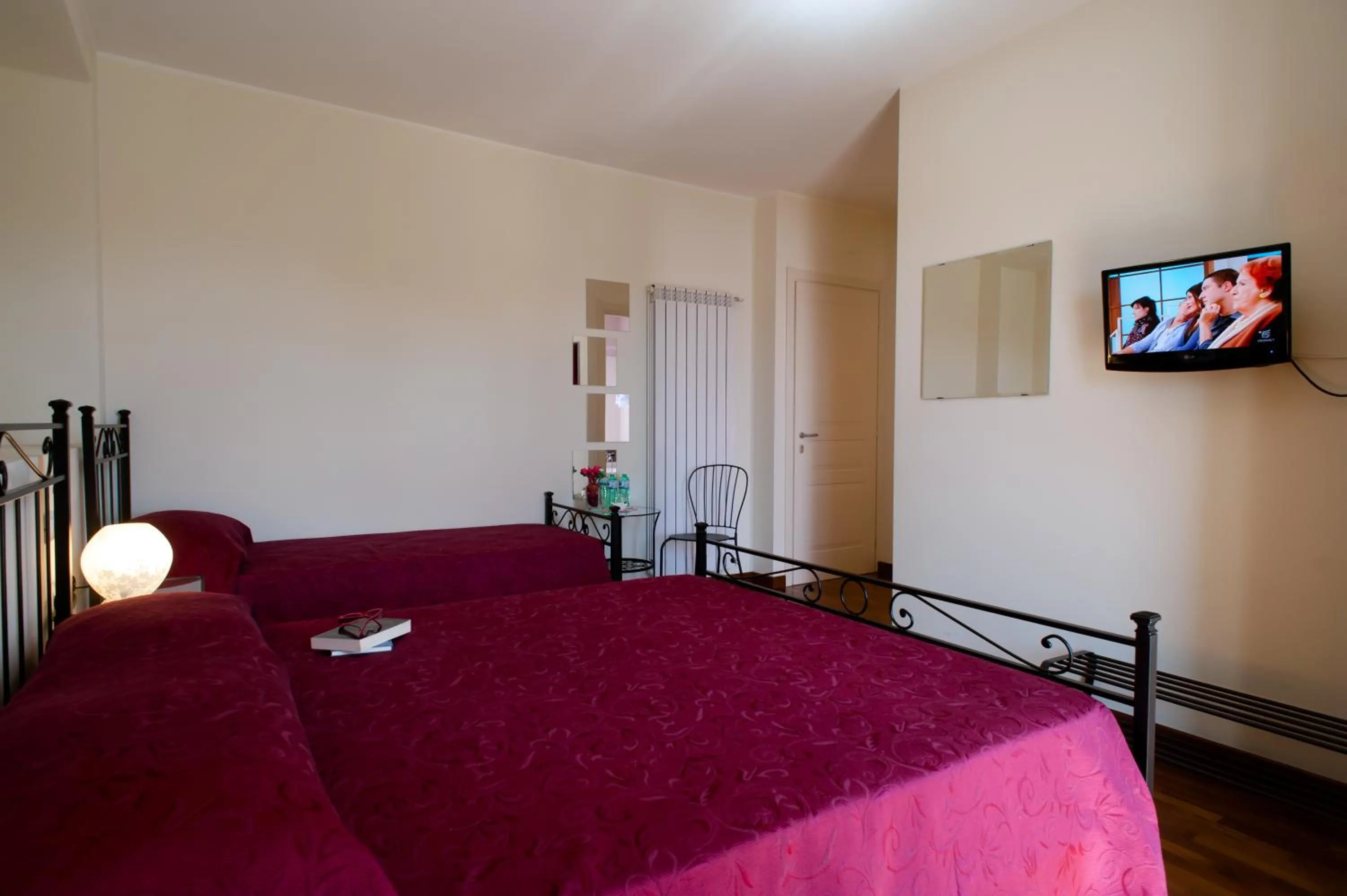 Bedroom, Bed in B&B Alle Tre Rose