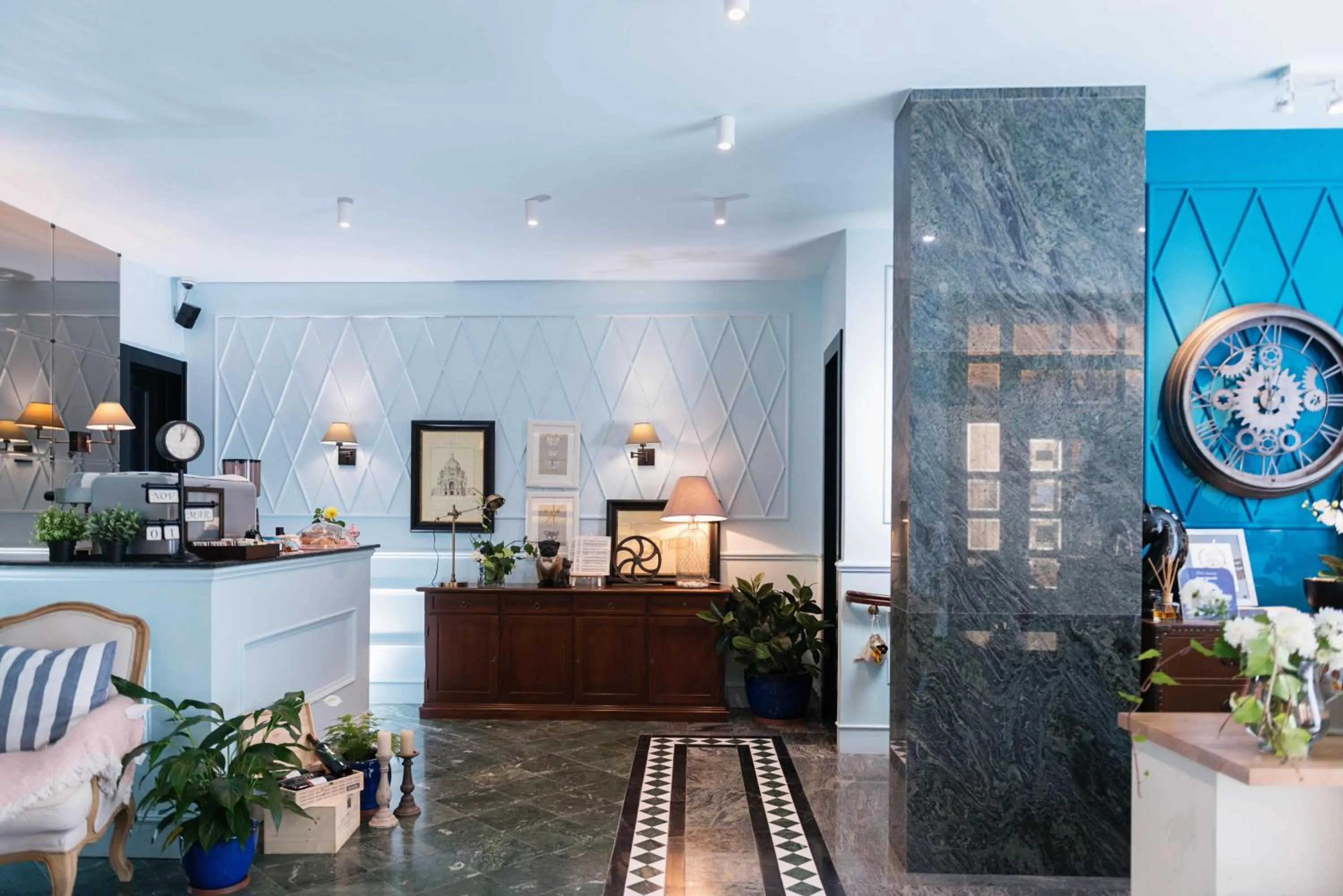 Communal lounge/ TV room in Areela Boutique Hotel