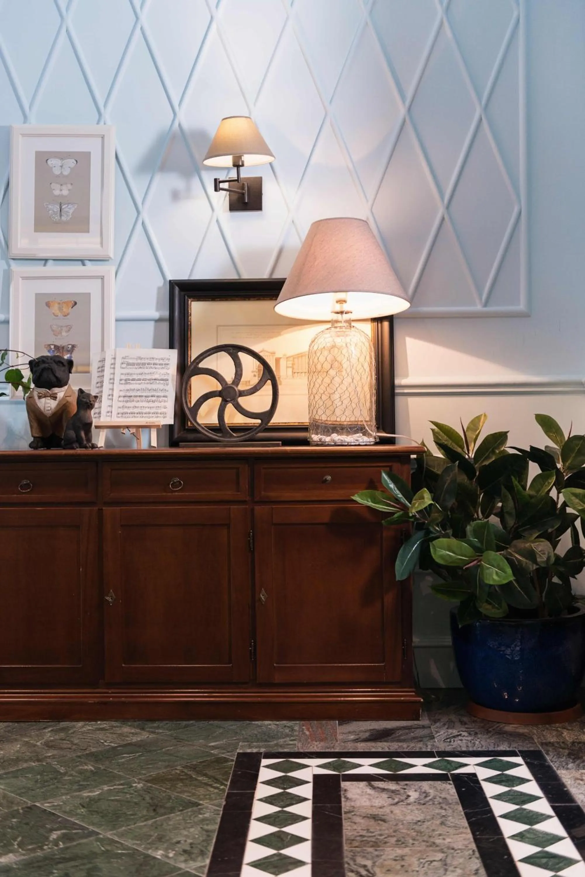 Communal lounge/ TV room in Areela Boutique Hotel