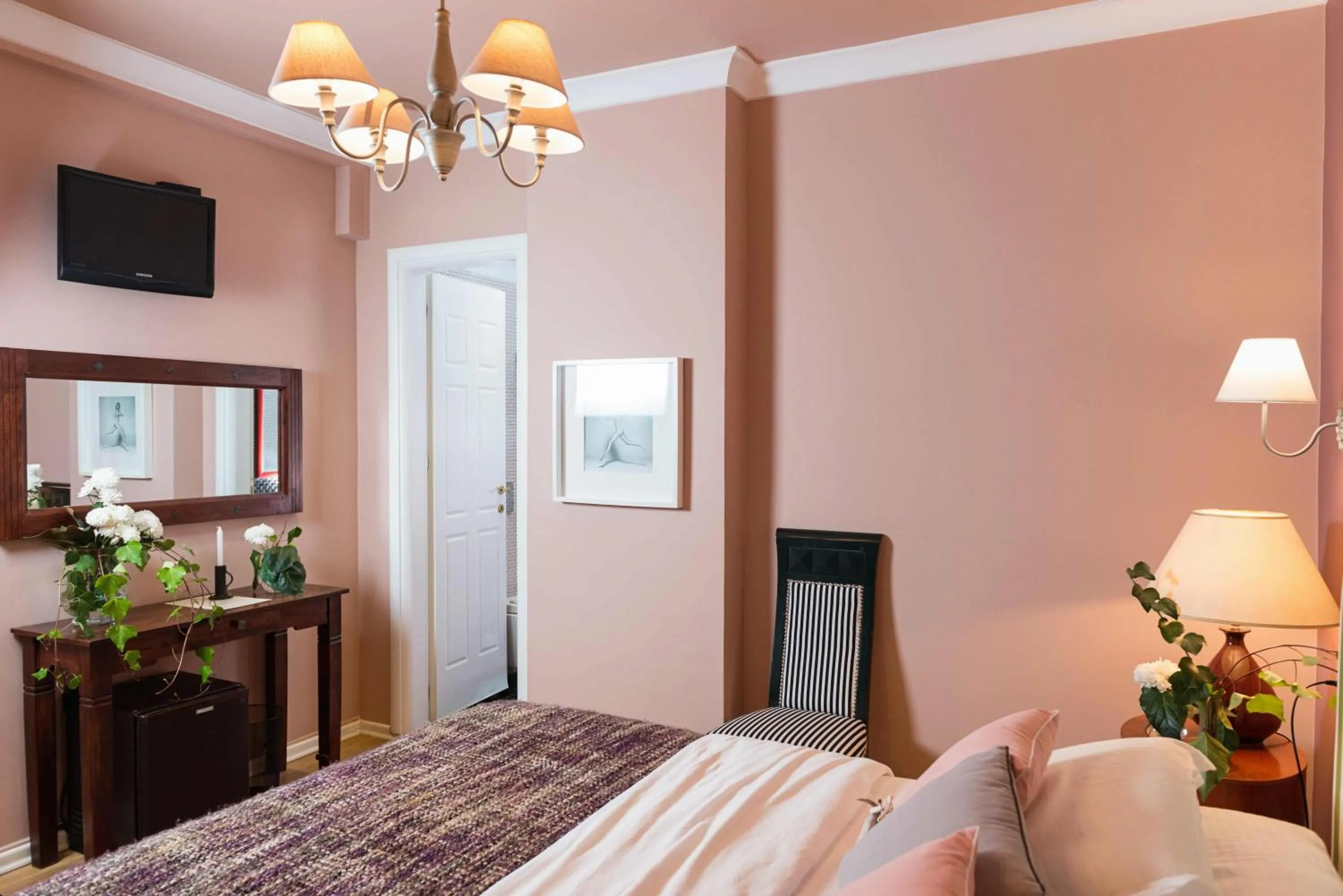 Bathroom, Bed in Areela Boutique Hotel