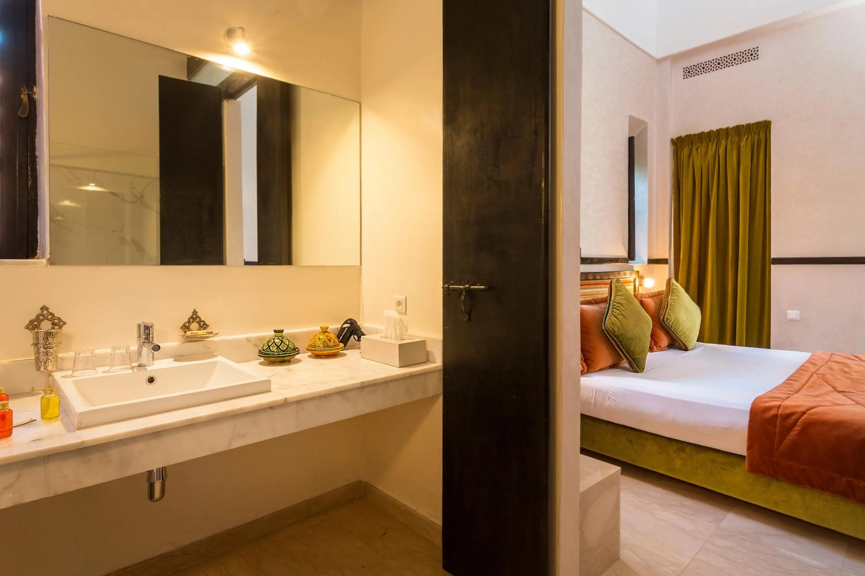 Bathroom, Bed in Hapimag Resort Marrakesh