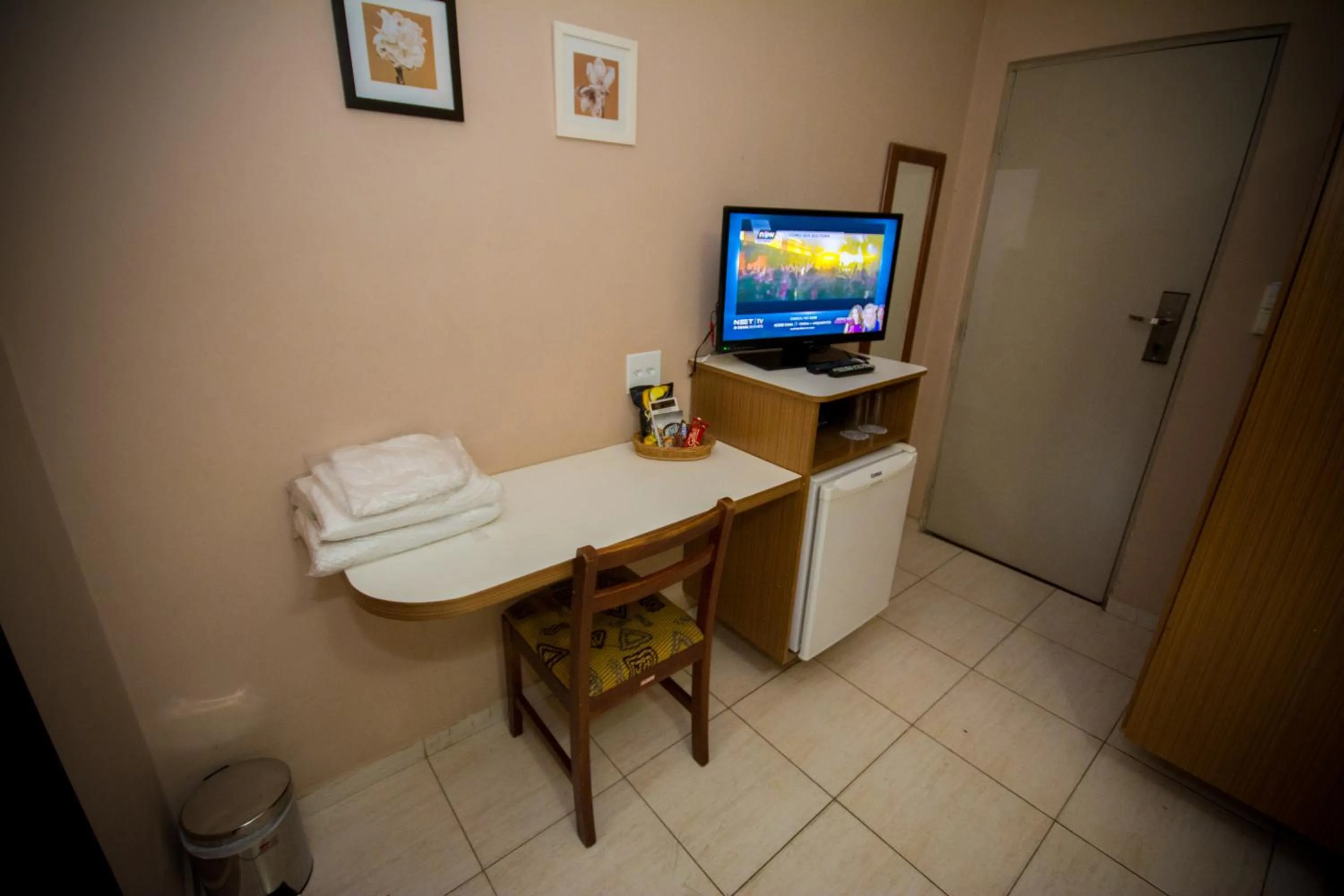 TV and multimedia in Hotel Estação Paraíso - ao lado do Metrô Paraíso e 600m da Av Paulista