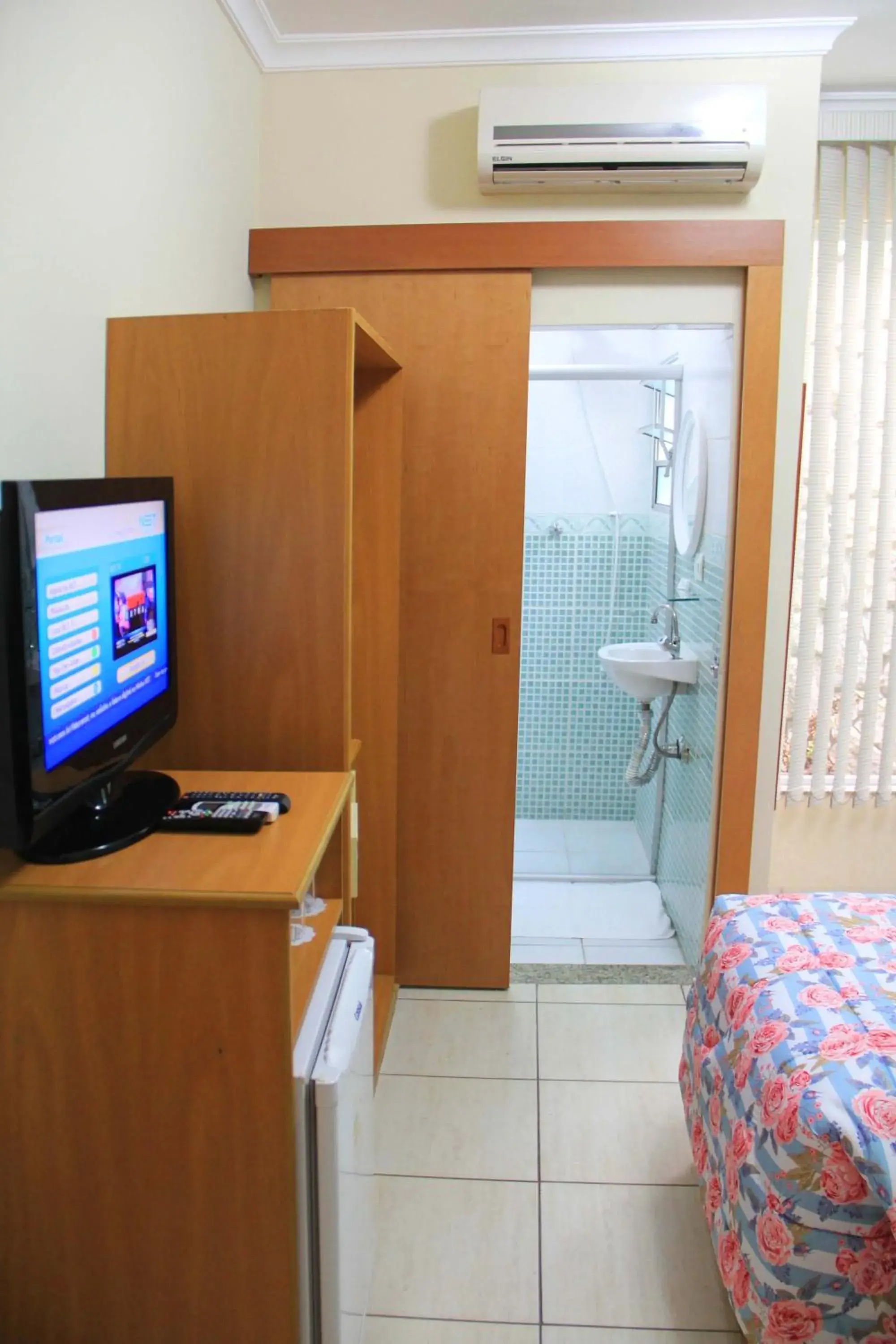 Bedroom in Hotel Estação Paraíso - ao lado do Metrô Paraíso e 600m da Av Paulista Bedroom in Hotel Estação Paraíso - ao lado do Metrô Paraíso e 600m da Av Paulista