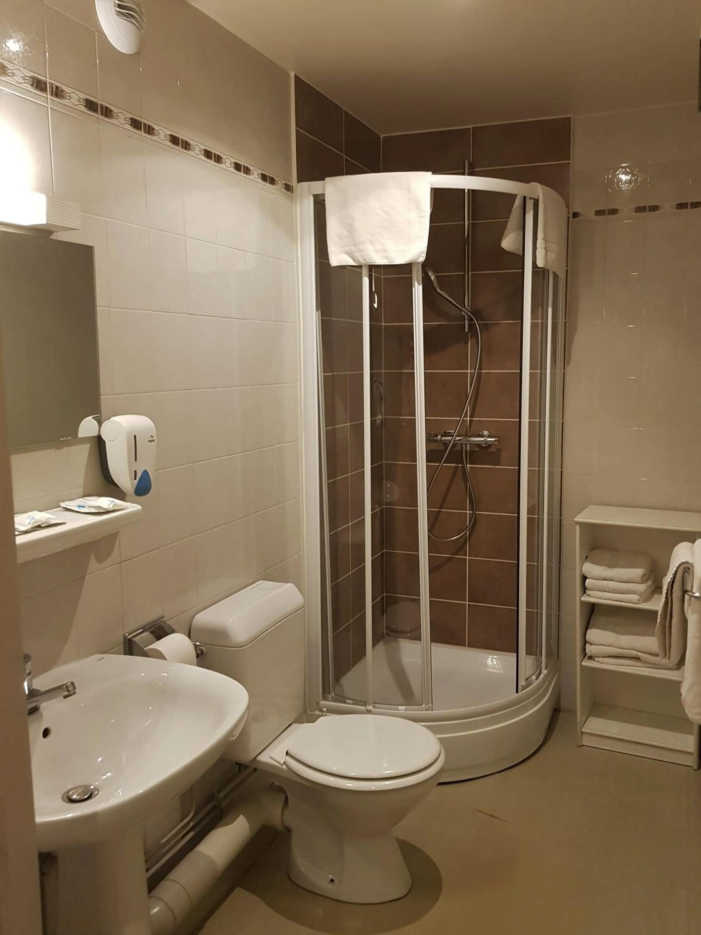 Bathroom in Hôtel de l'Europe