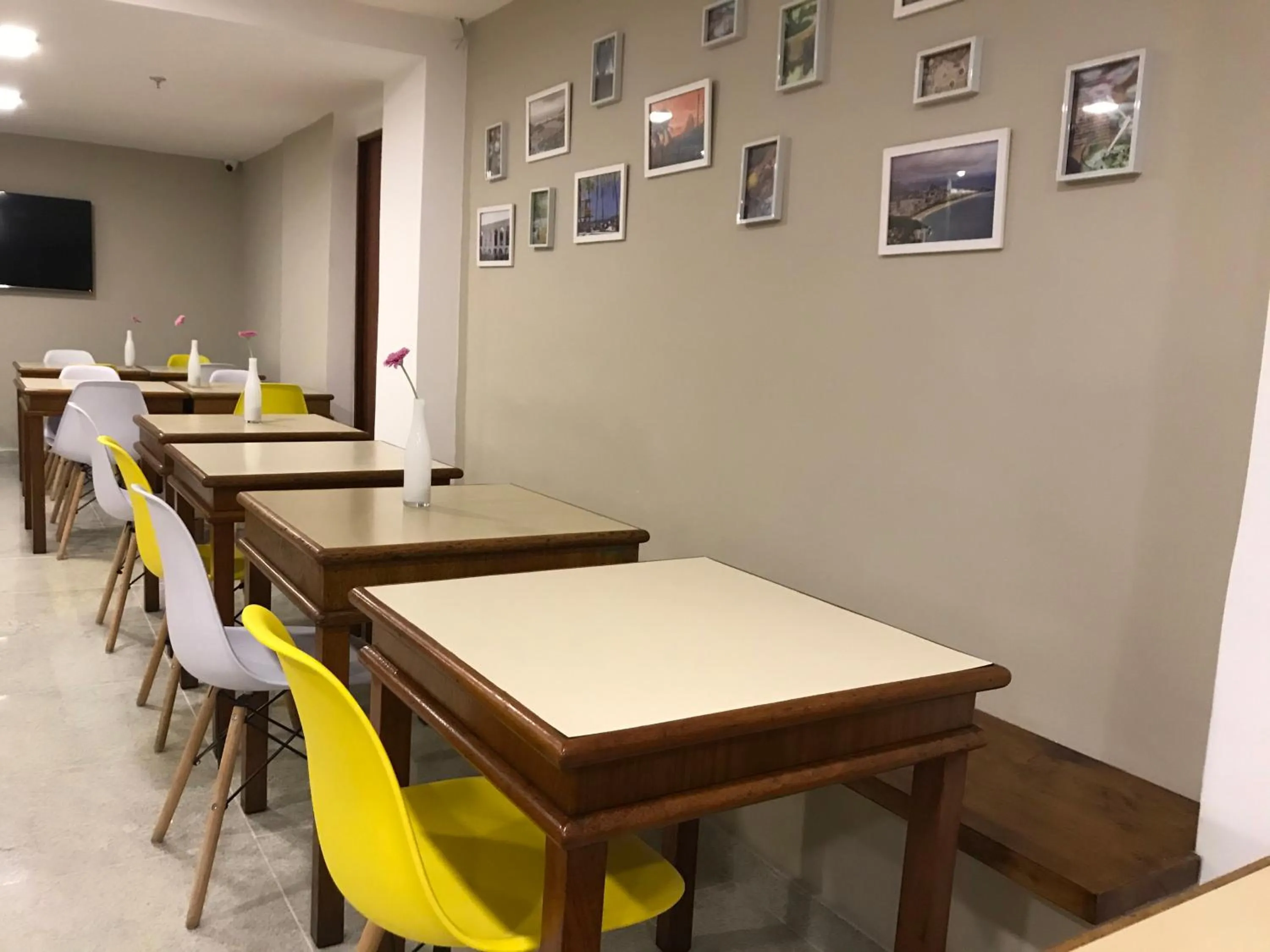 Restaurant/places to eat in Hotel Galícia