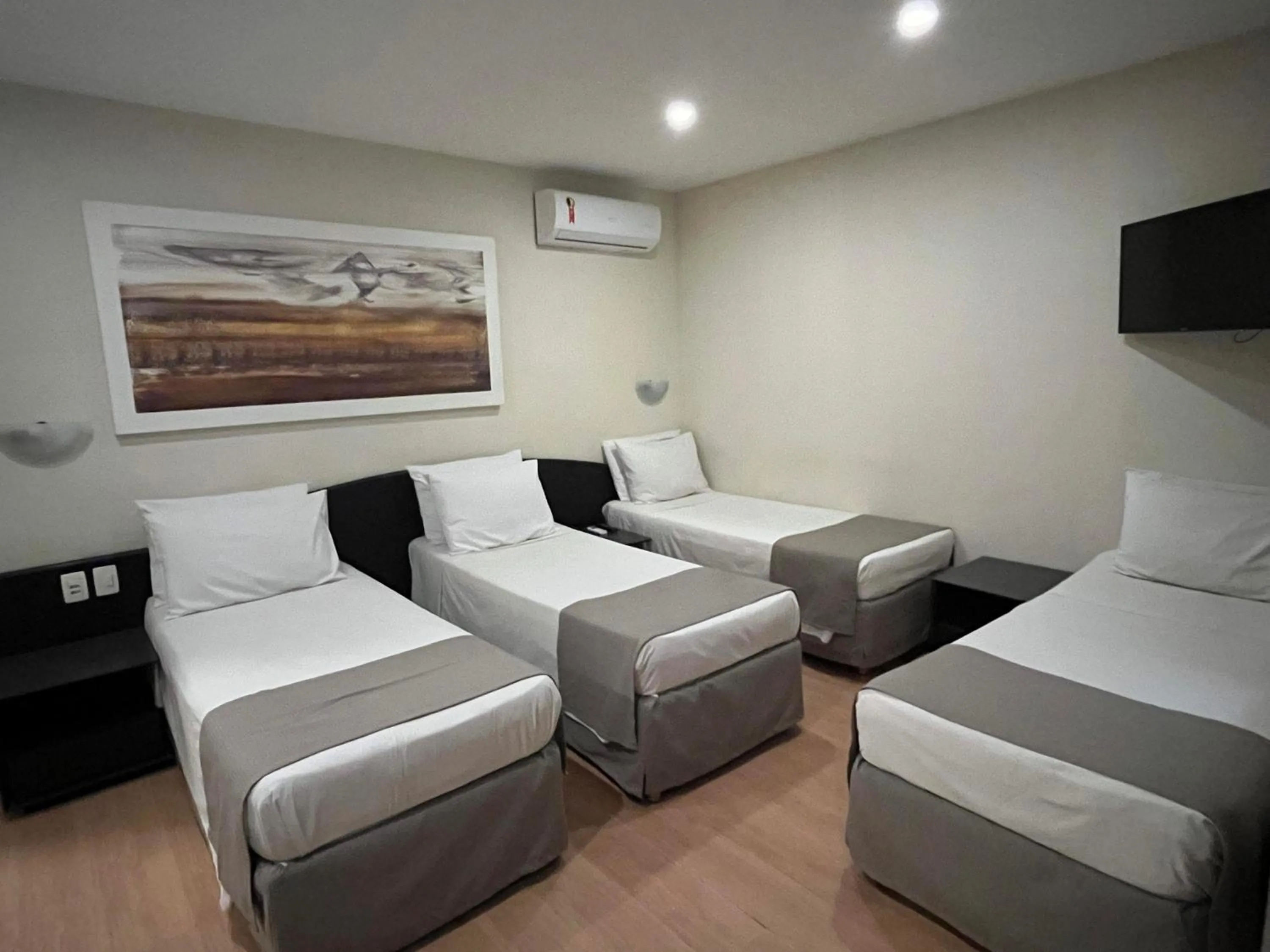 Bedroom, Bed in Hotel Galícia