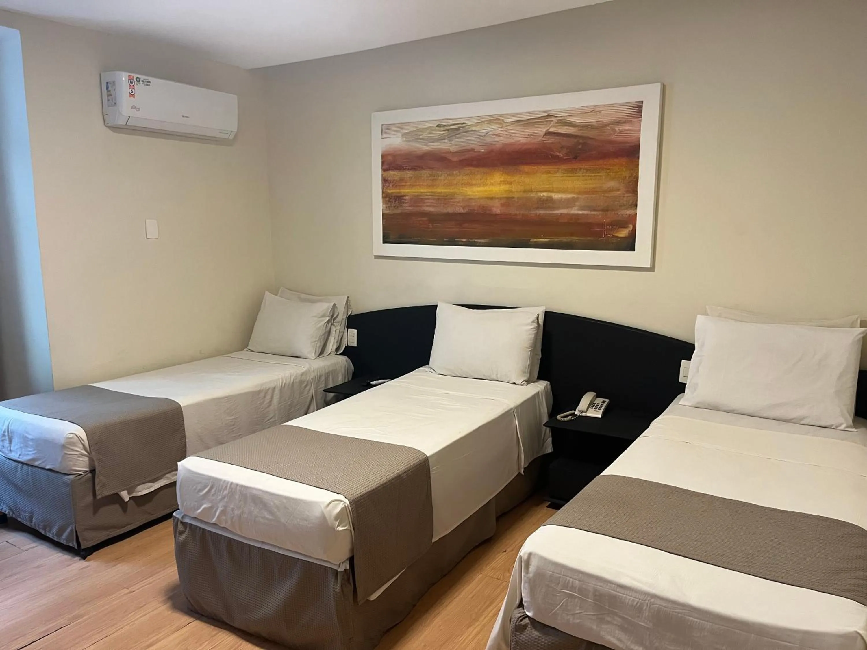 Bedroom, Bed in Hotel Galícia