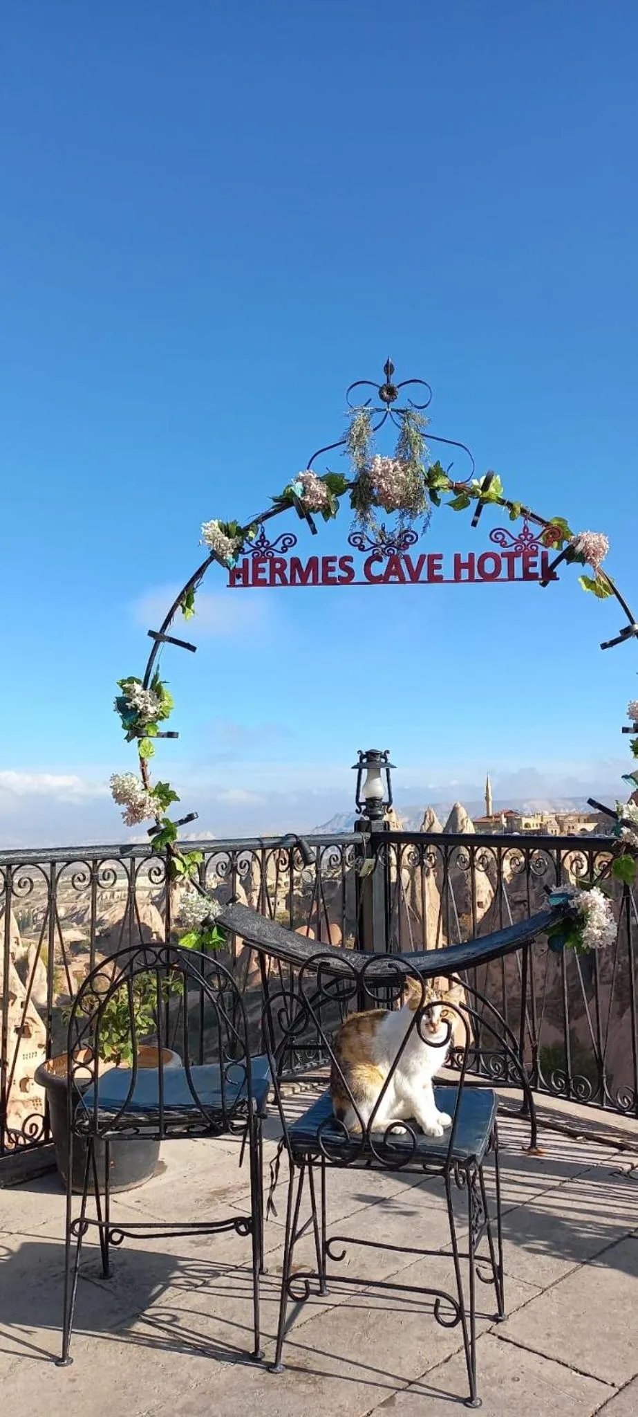 Restaurant/places to eat in Hermes Cave Hotel