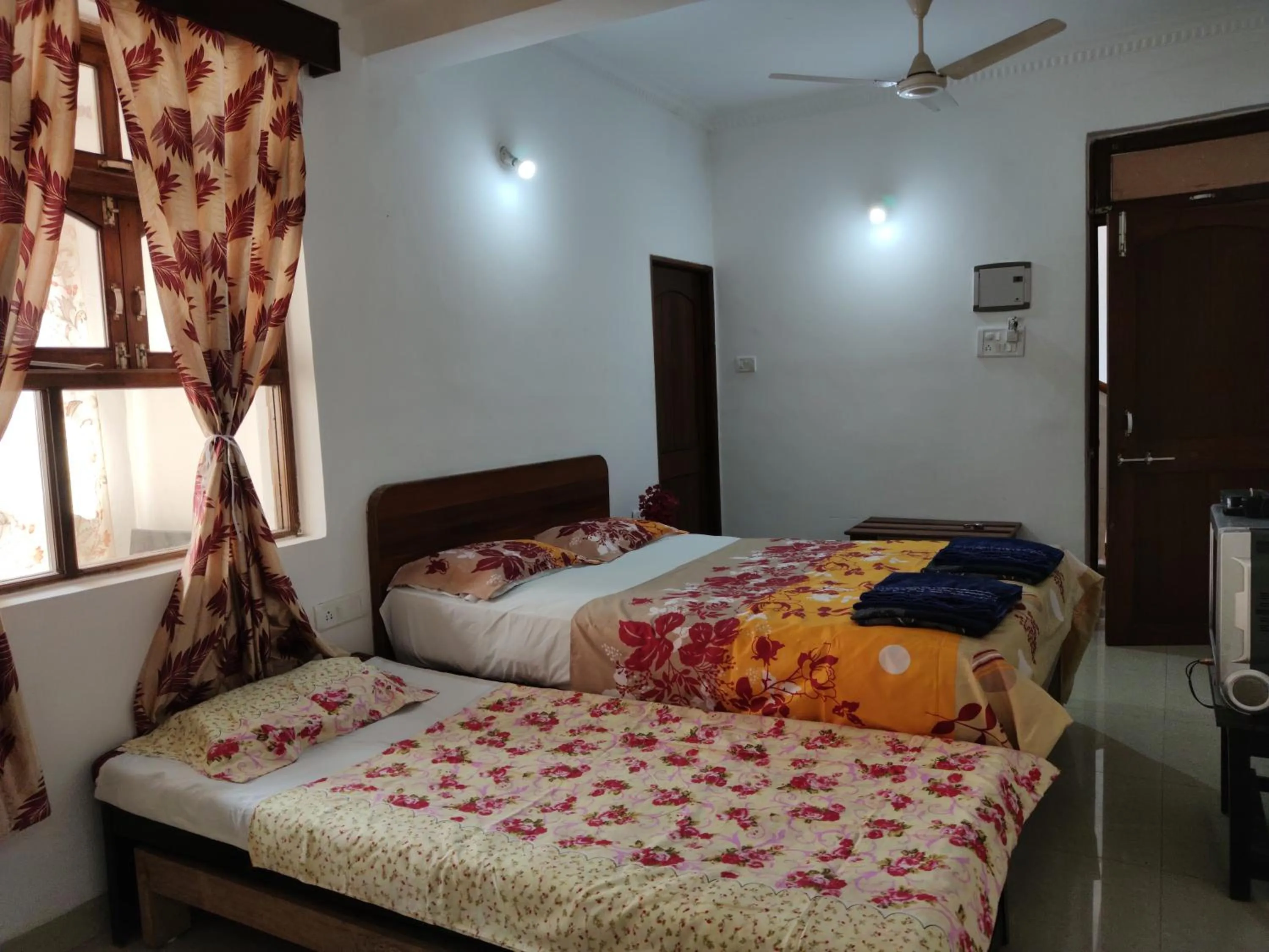 Bed in Hotel Kismat Mahal