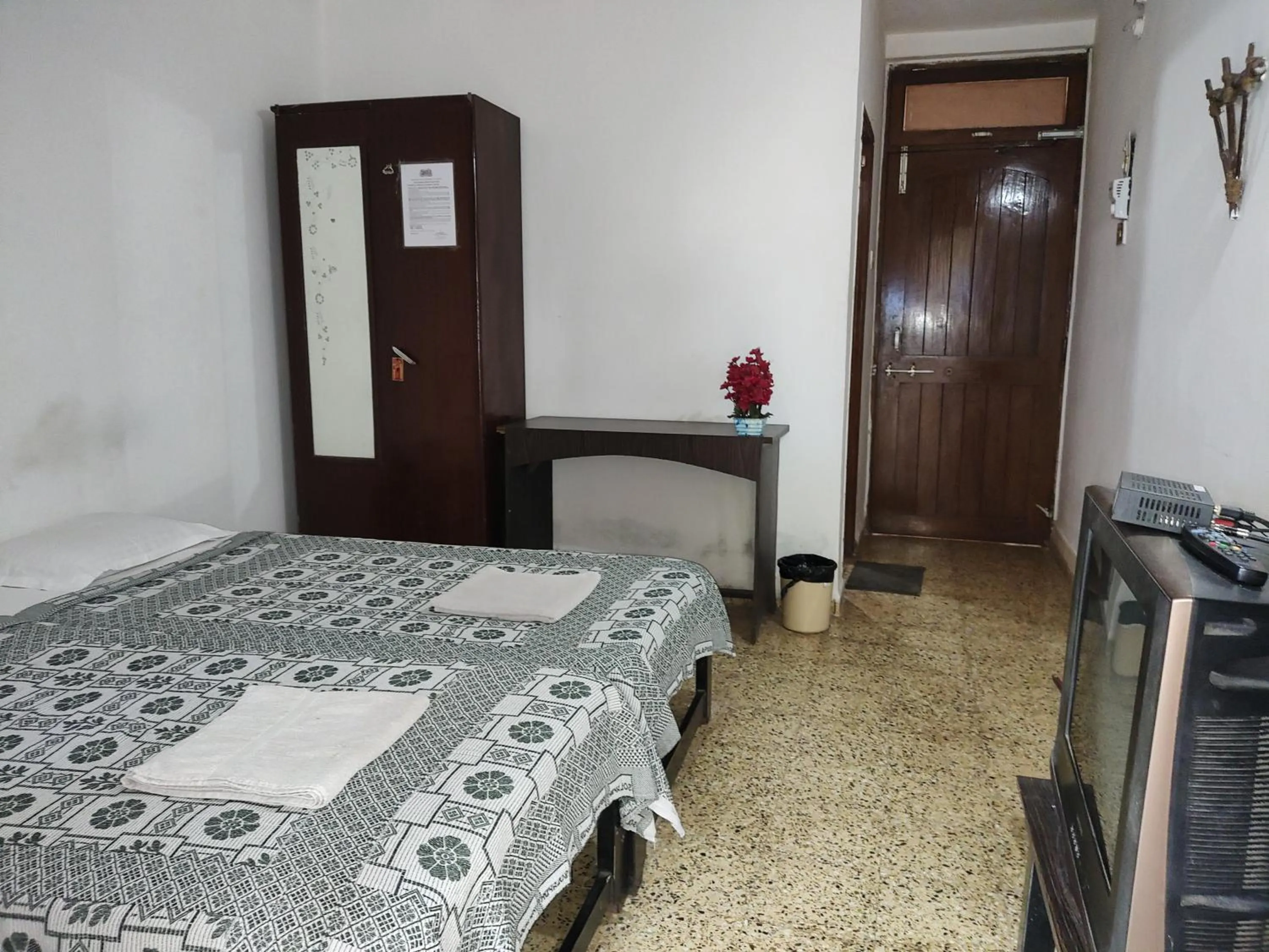 Bed in Hotel Kismat Mahal