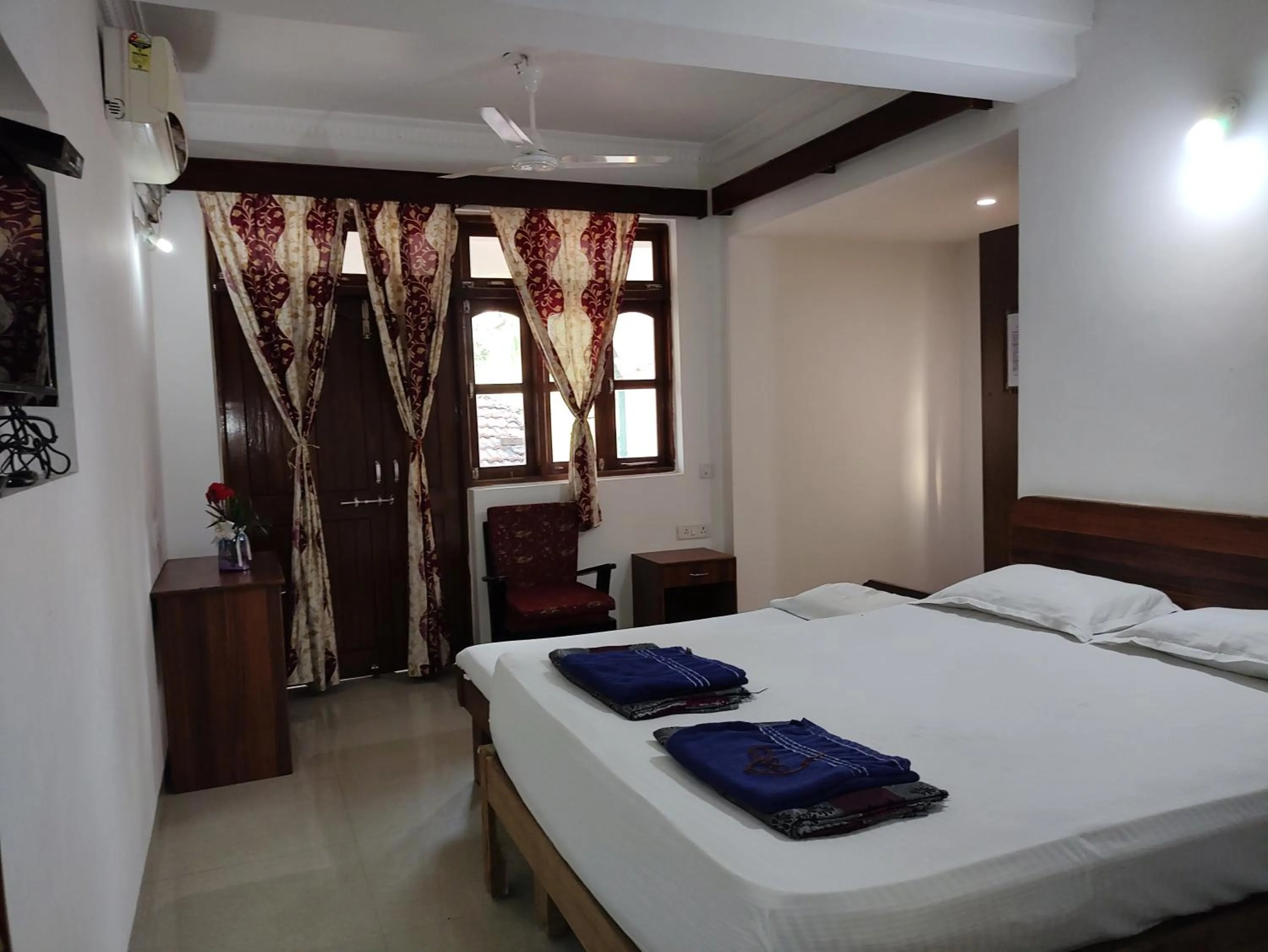 Bed in Hotel Kismat Mahal