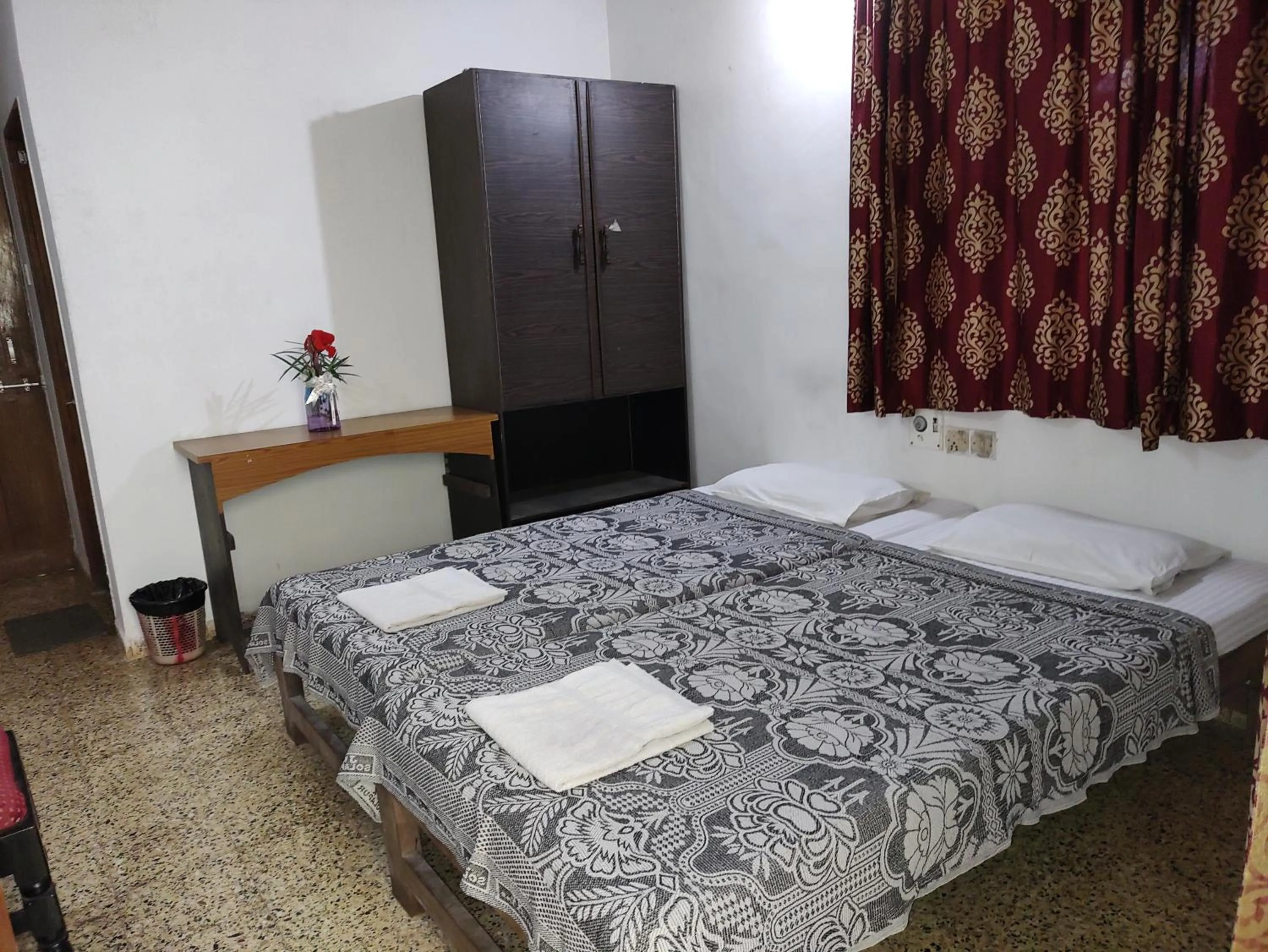 Bed in Hotel Kismat Mahal