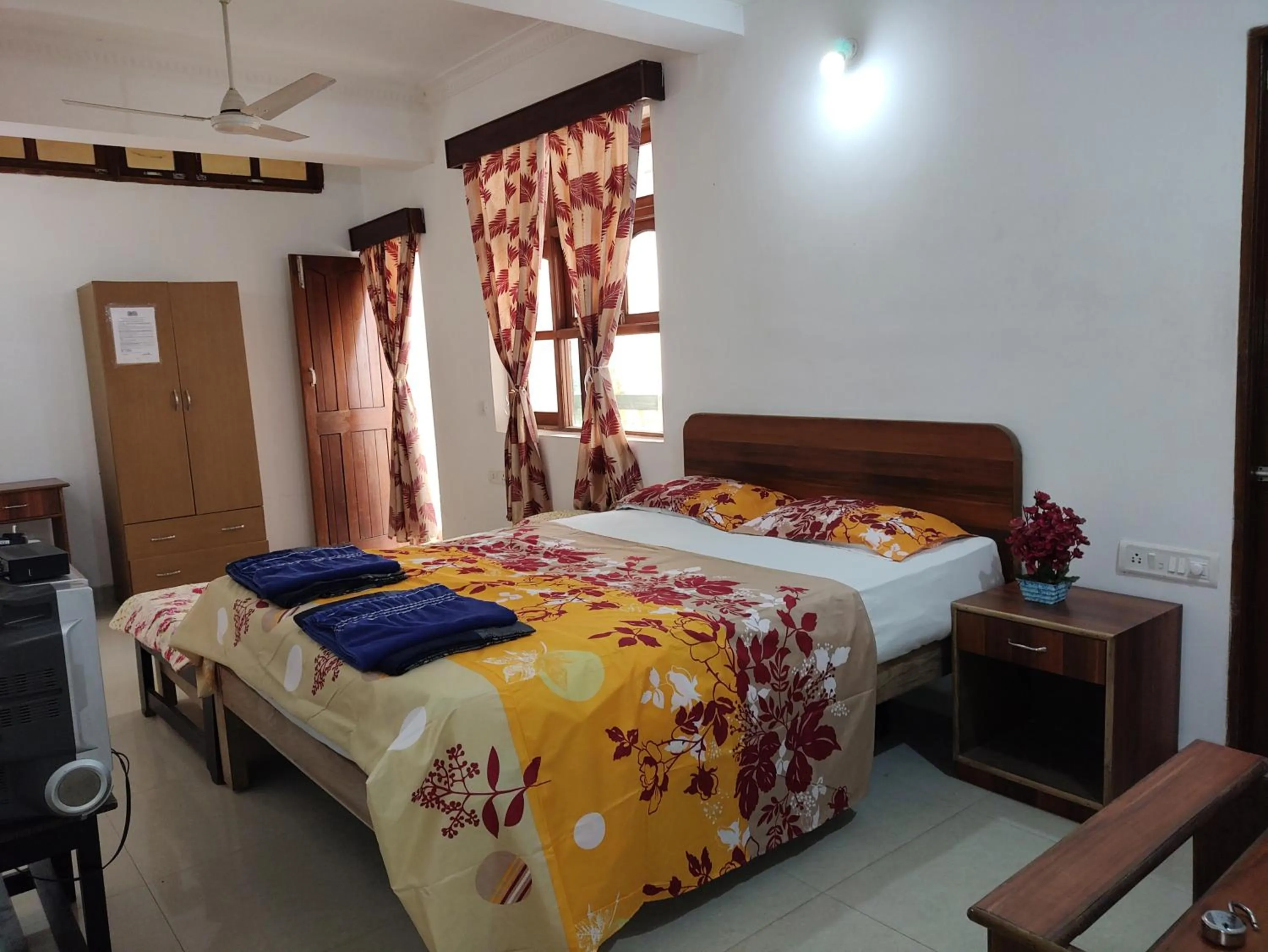 Bed in Hotel Kismat Mahal