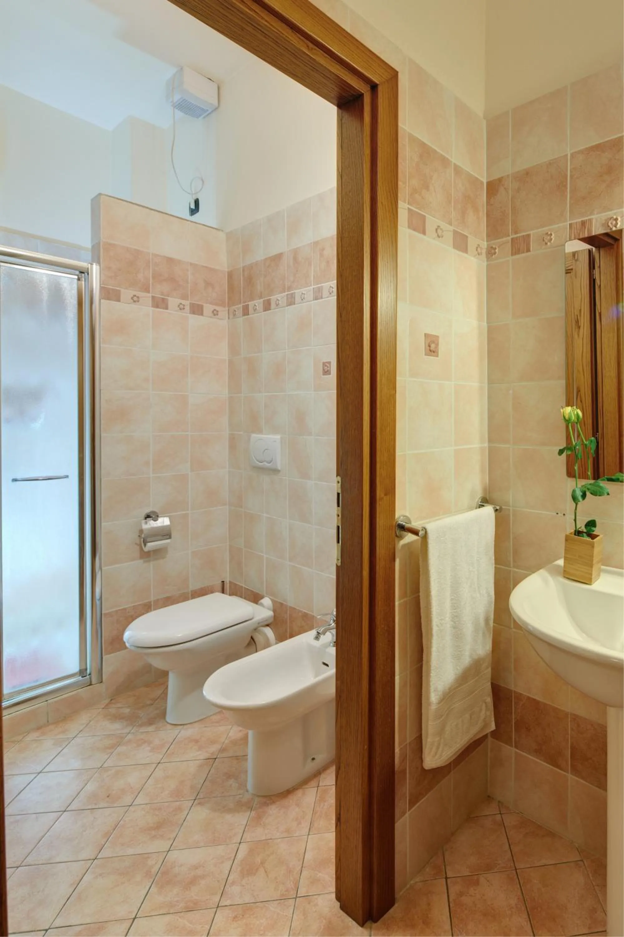 Shower in Cappannelle Country House Tuscany