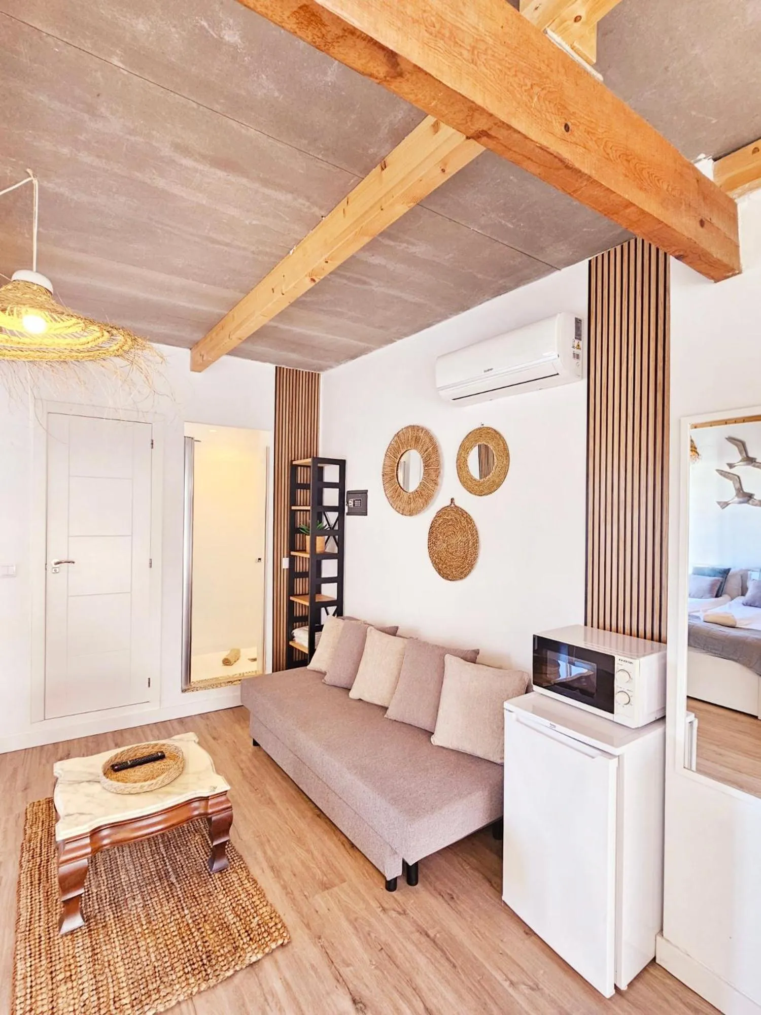 Photo of the whole room in Apartamentos de la Huerta