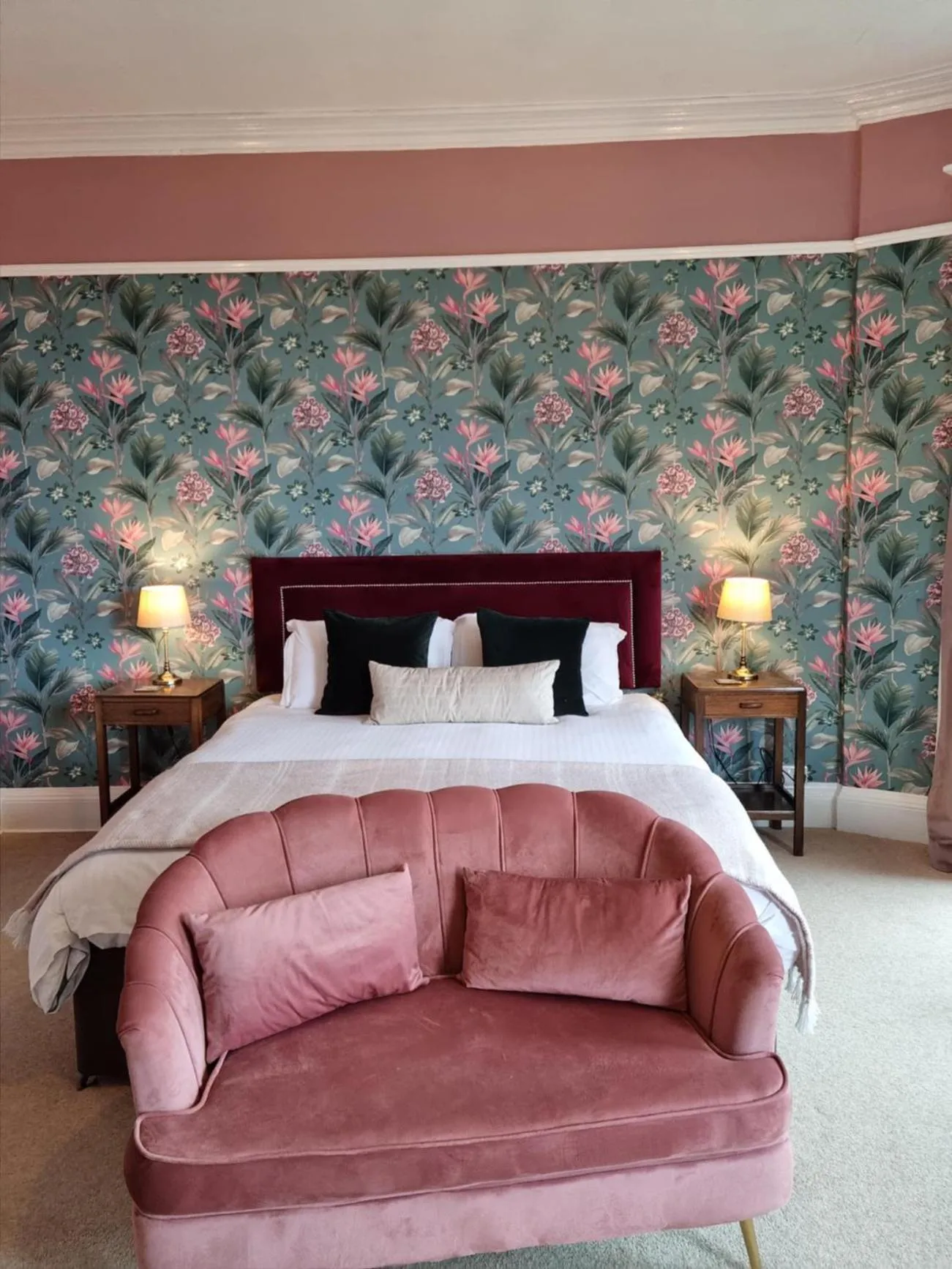 Bedroom, Bed in Laston House