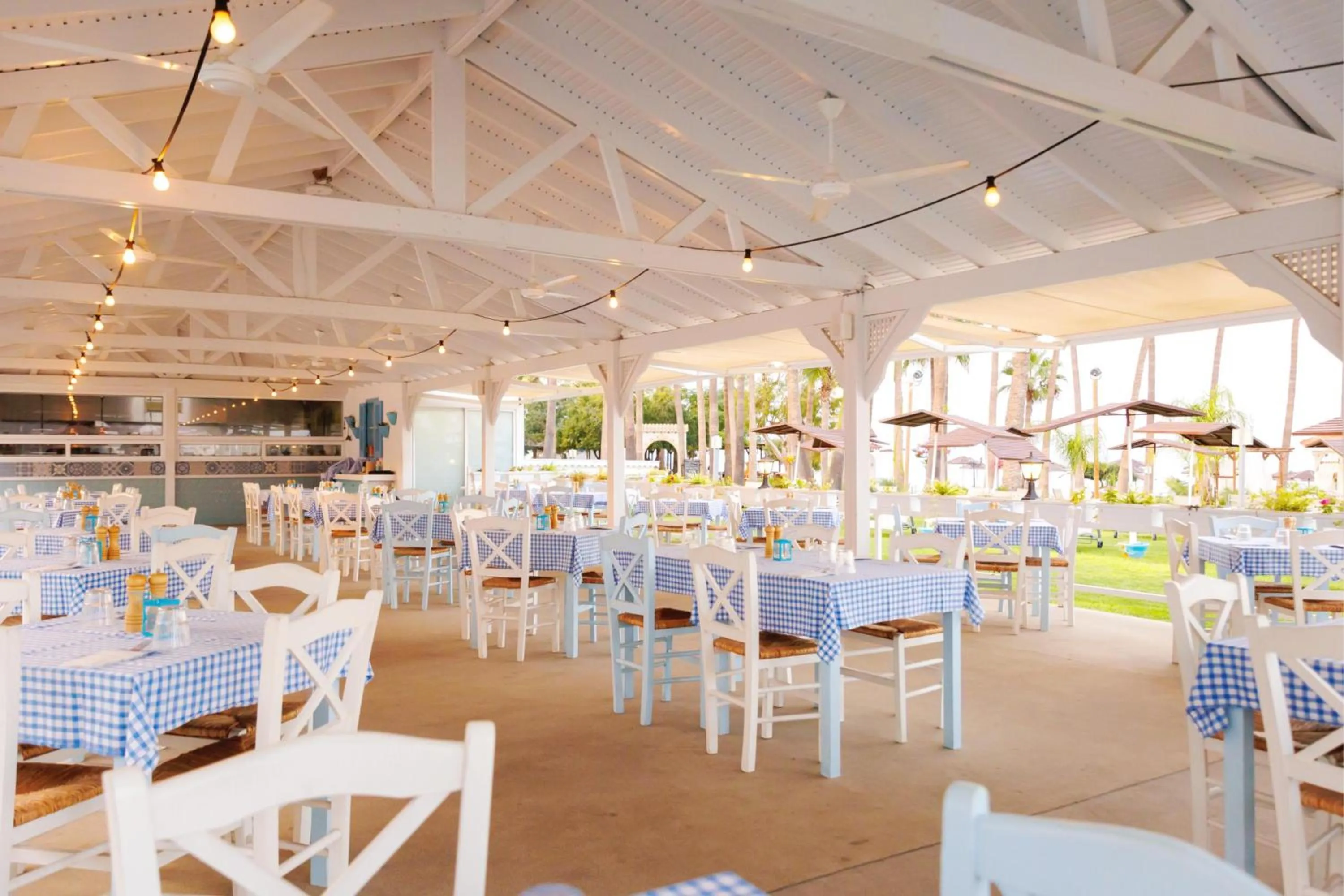 Restaurant/places to eat in Cavo Maris Beach Hotel
