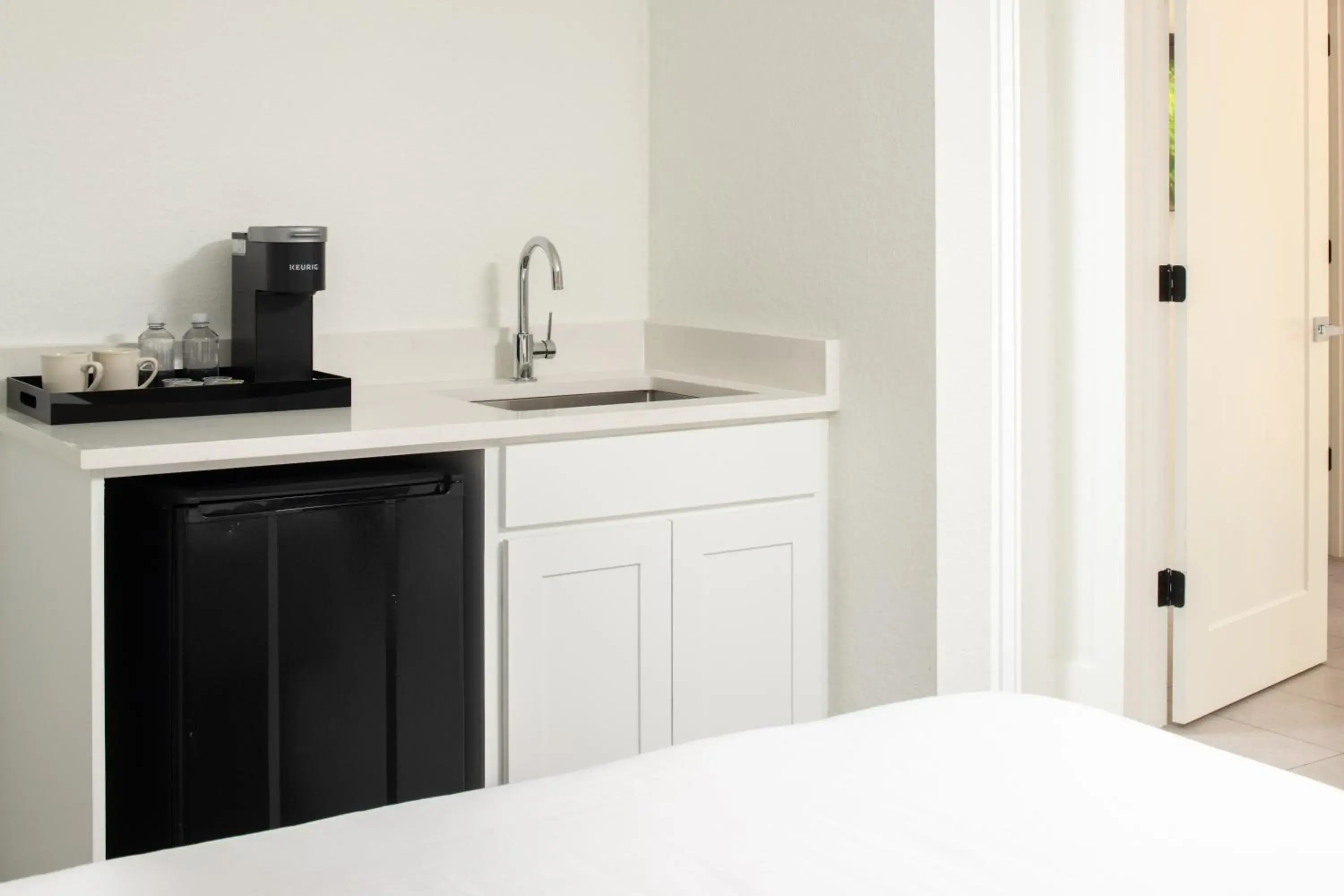 Coffee/tea facilities, Bed in Casey Key Resorts - Mainland Coffee/tea facilities, Bed in Casey Key Resorts - Mainland