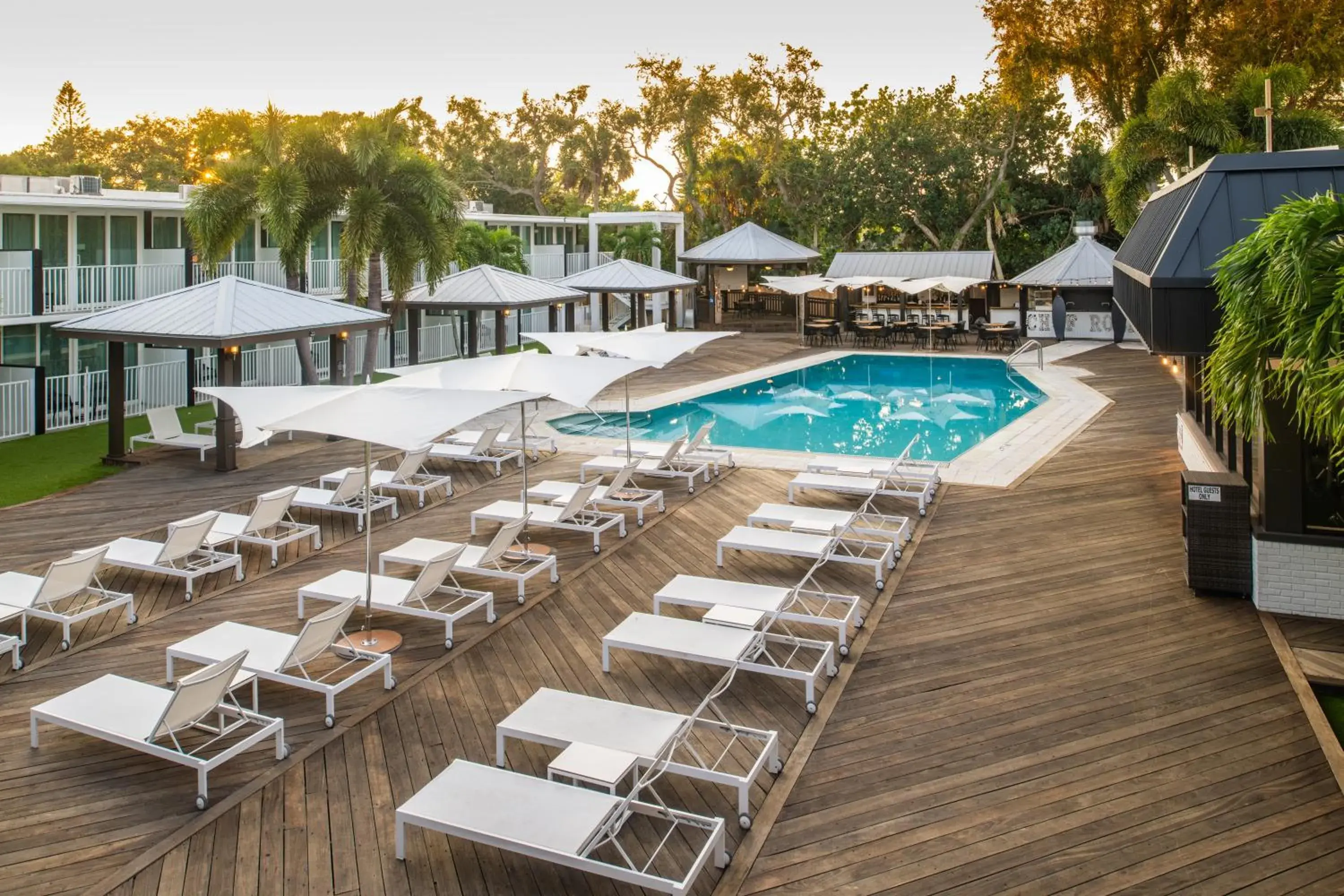 Swimming pool in Casey Key Resorts - Mainland Swimming pool in Casey Key Resorts - Mainland