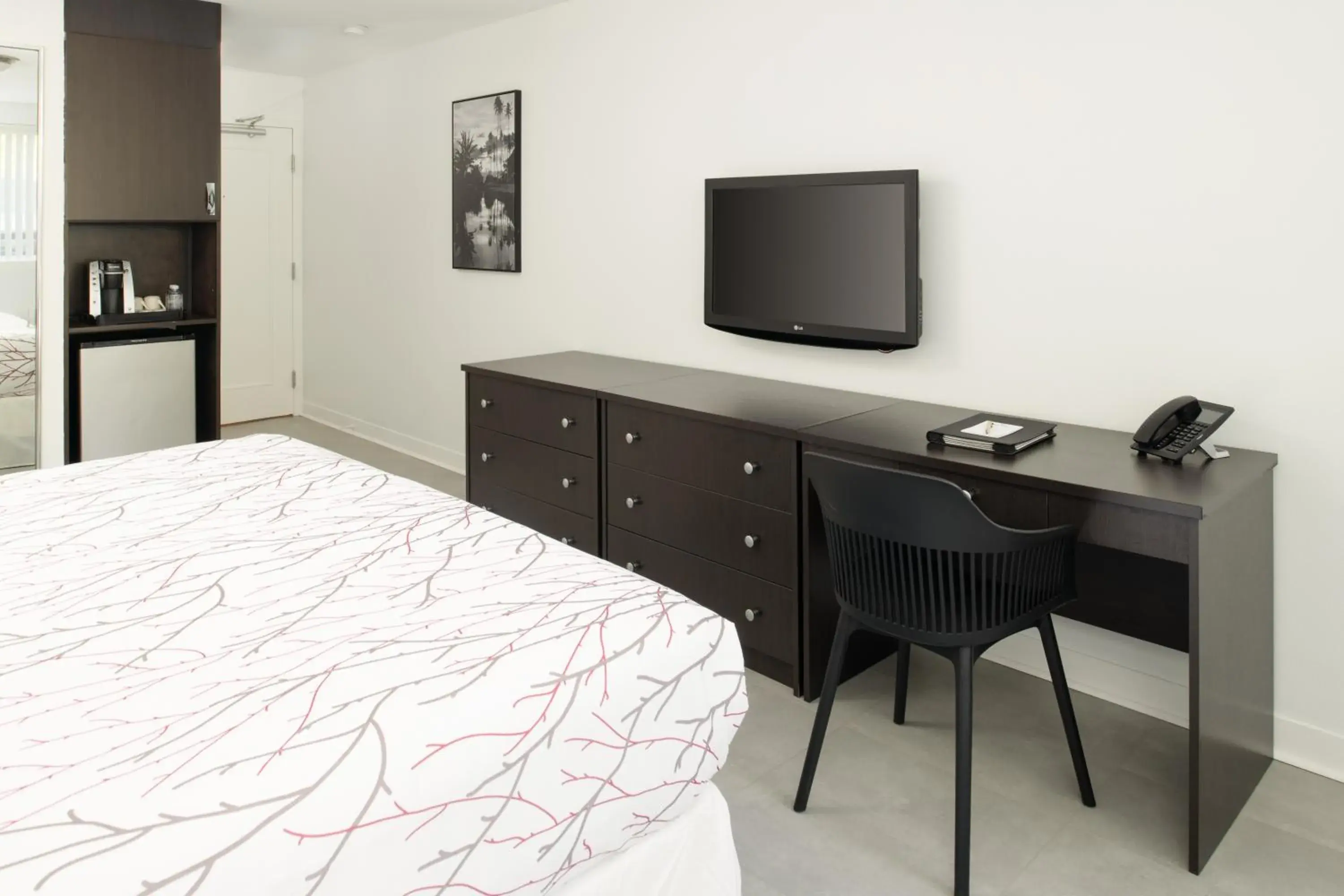 Standard King Room in Casey Key Resorts - Mainland Standard King Room in Casey Key Resorts - Mainland