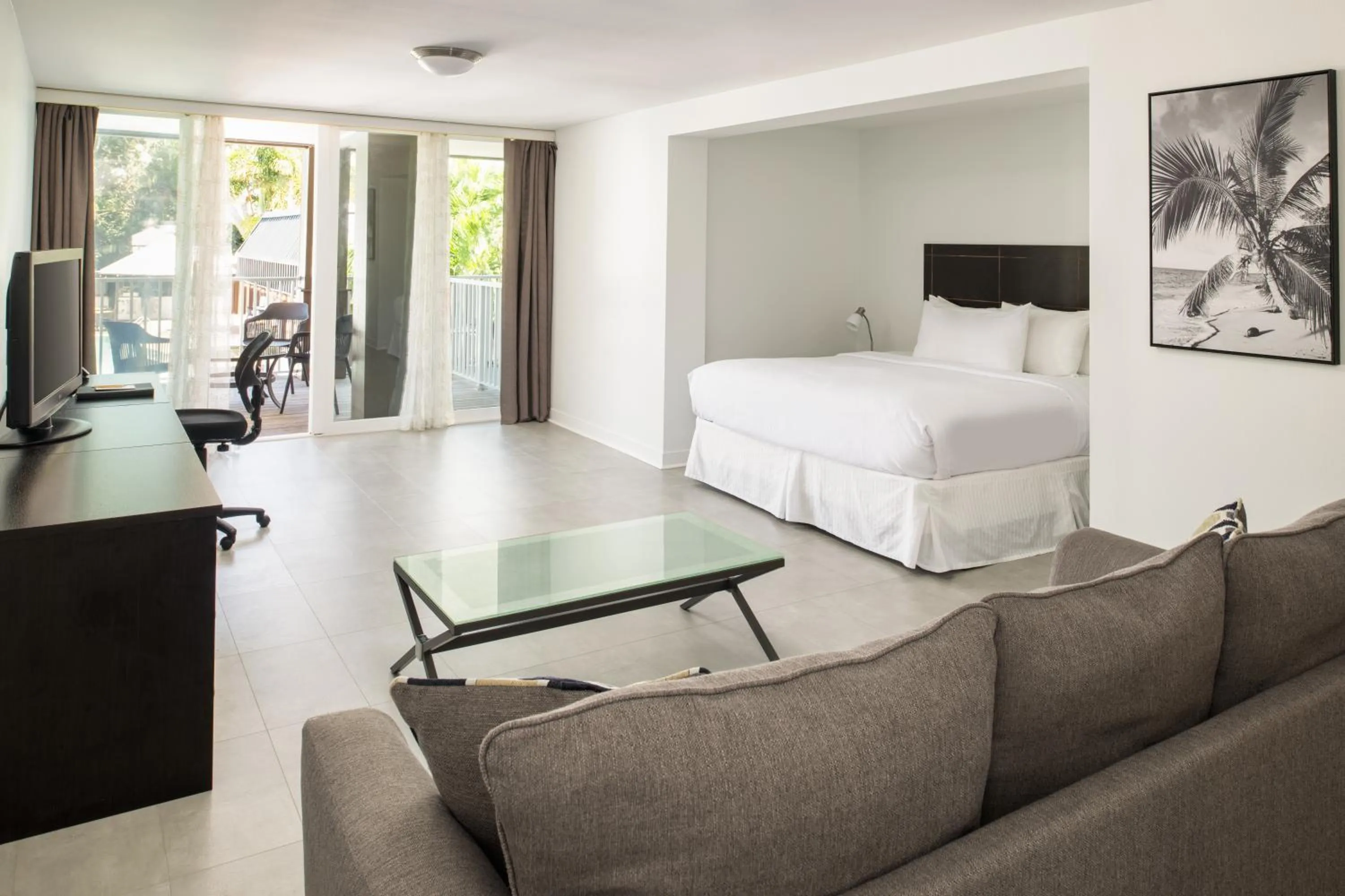 Bedroom, Bed in Casey Key Resorts - Mainland